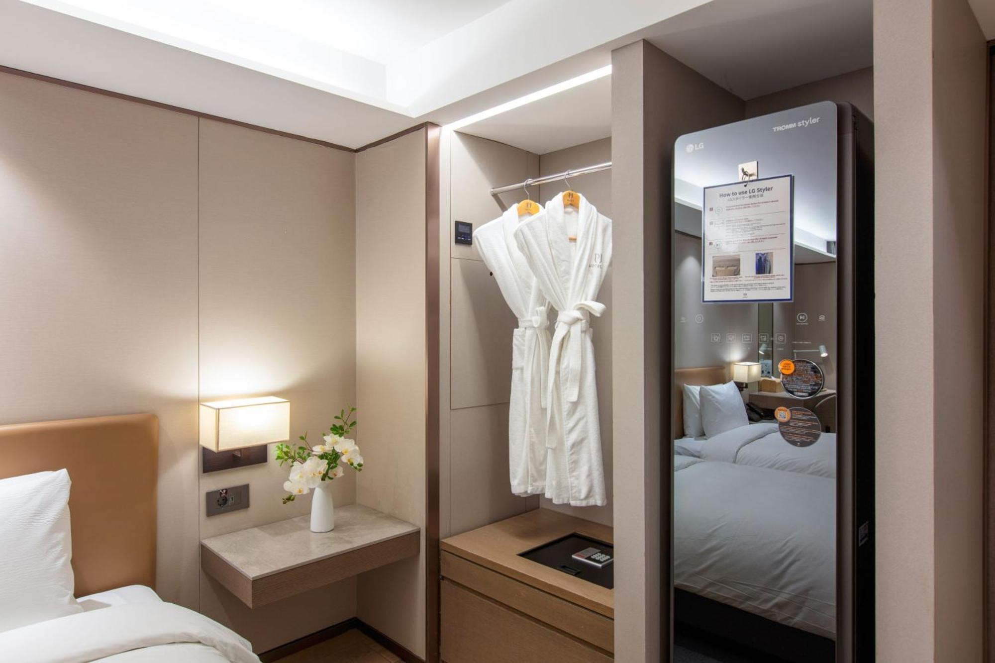 Prestige Twin Room Minibar