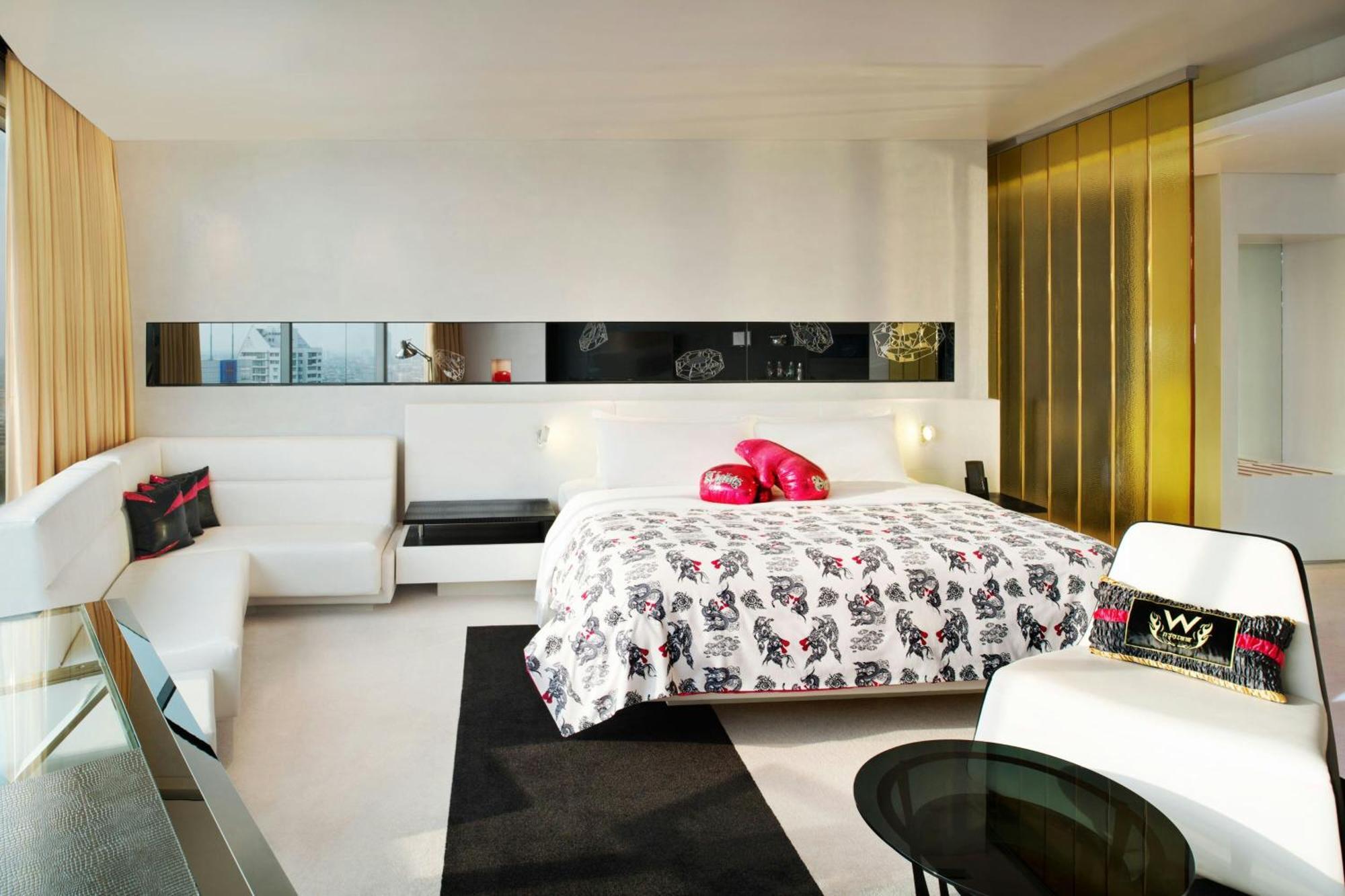One-Bedroom King Studio Suite High Floor