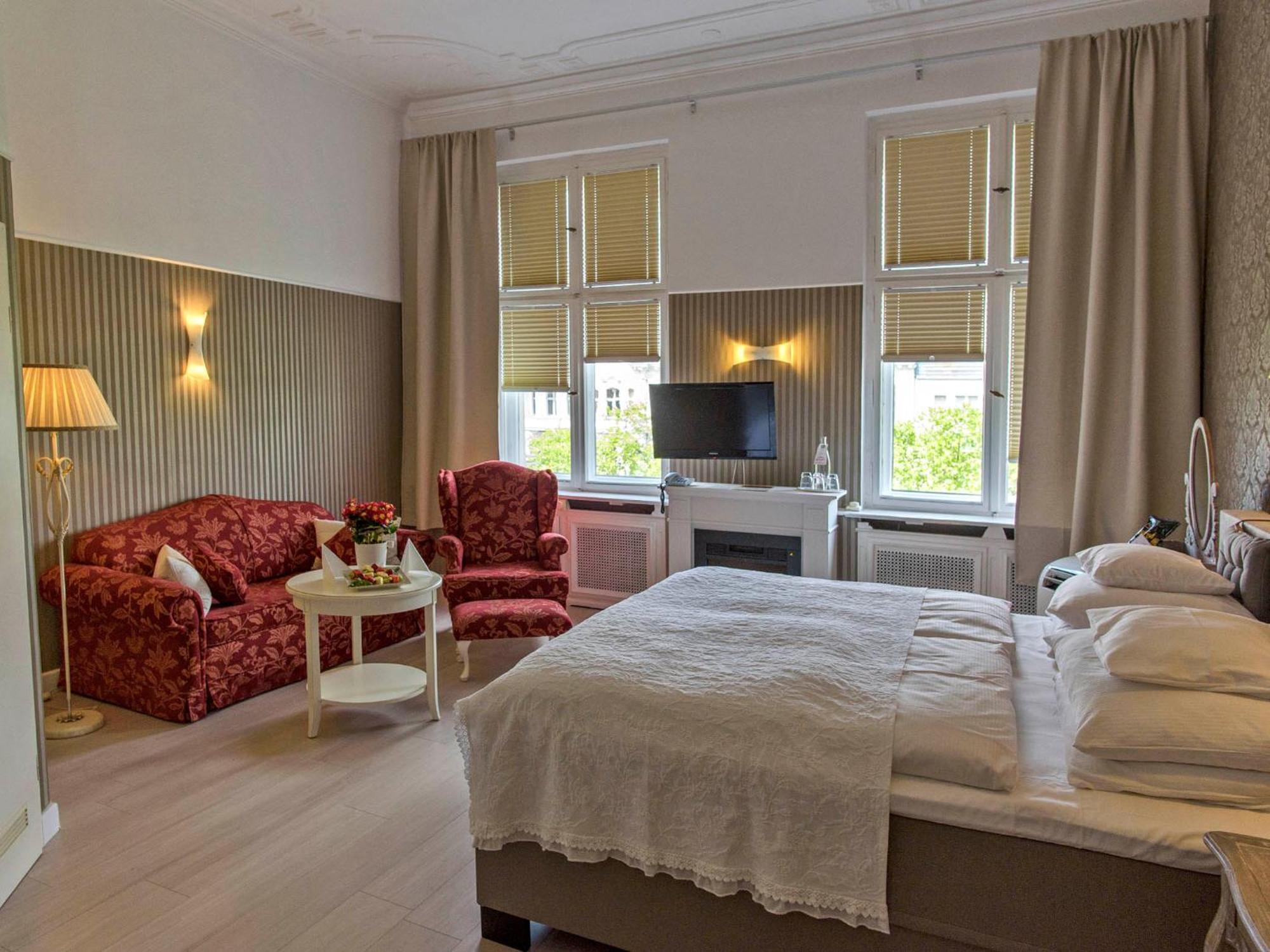 Classic Grand Room