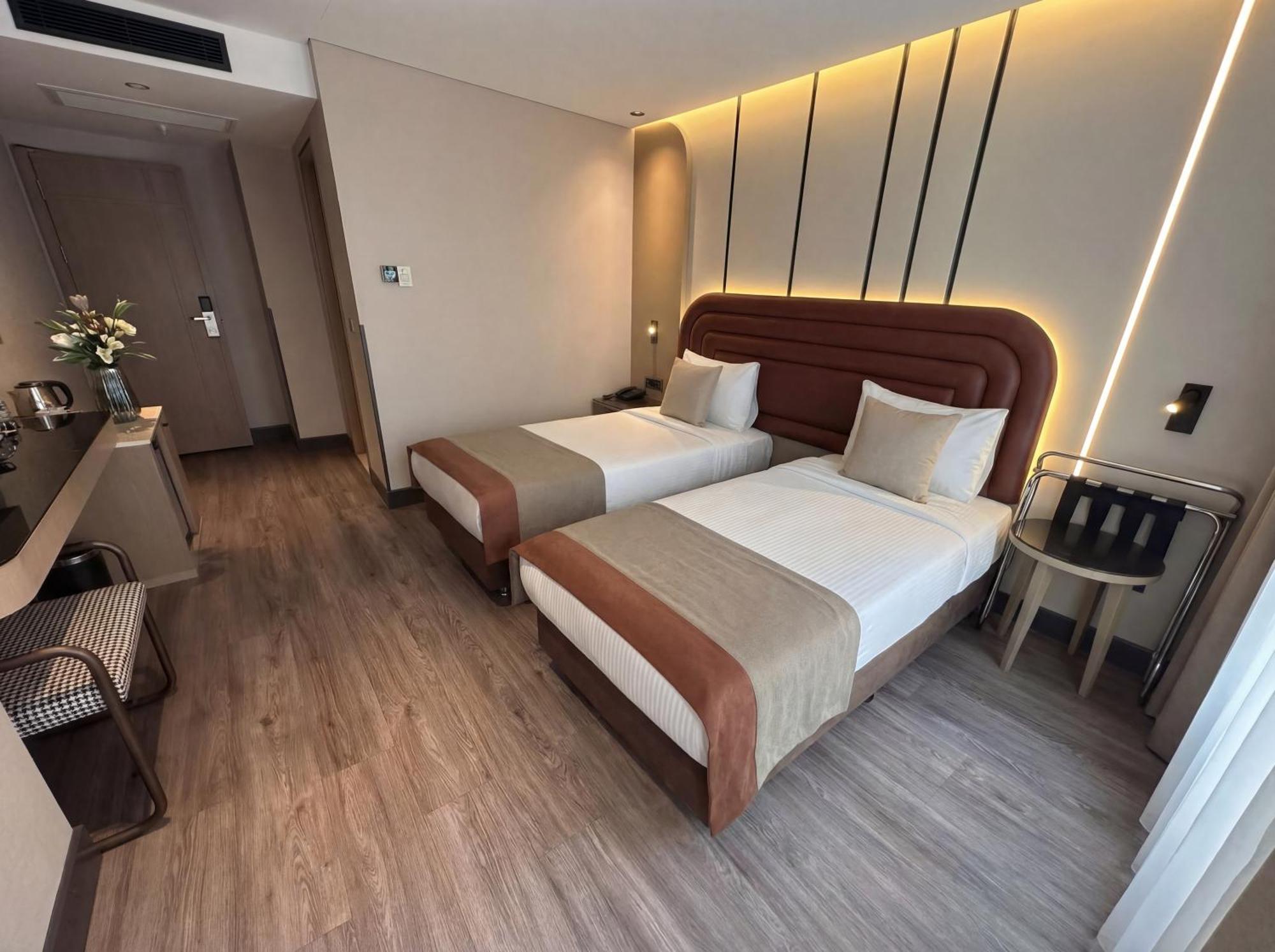 Standard Twin Room