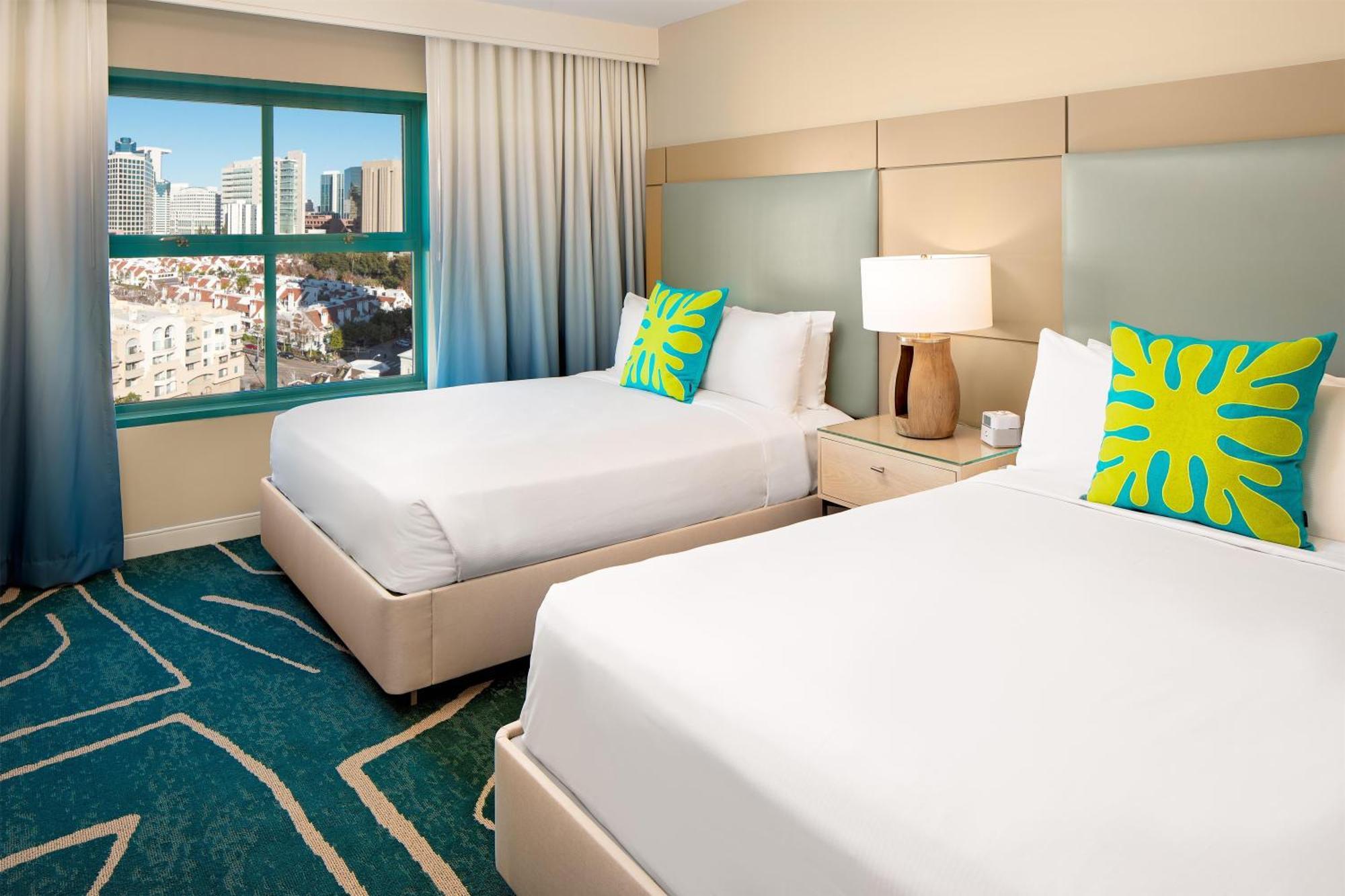 Two-Room Suite Two Queen Beds City View