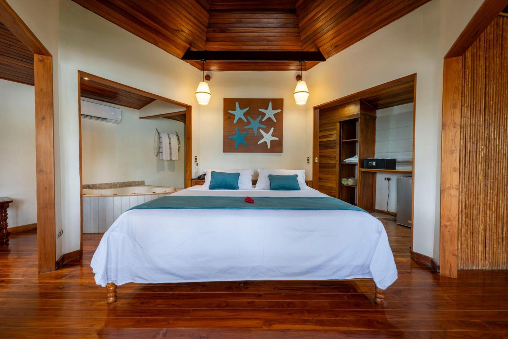 Tiki Suite BeachFront