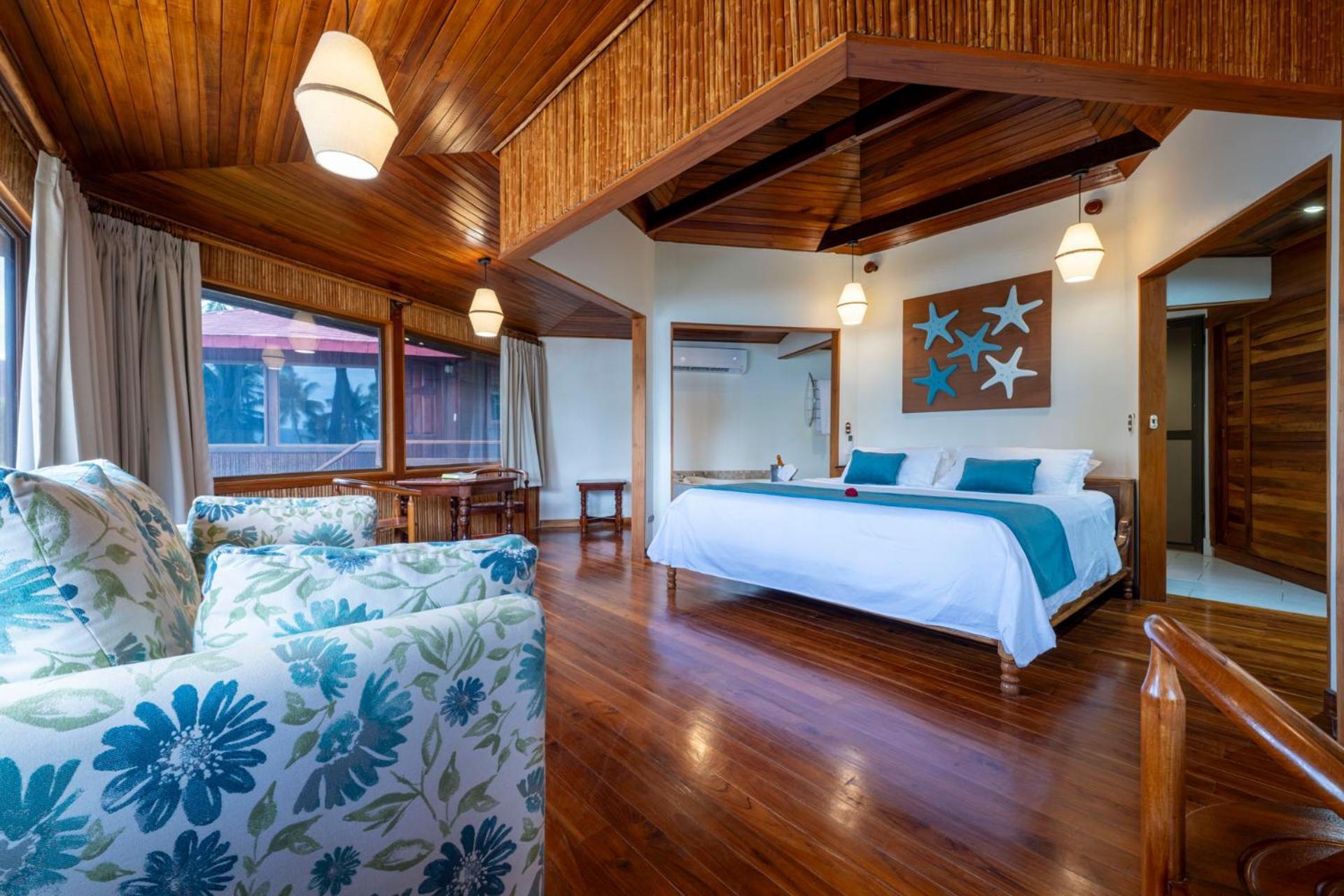 Tiki Suite BeachFront