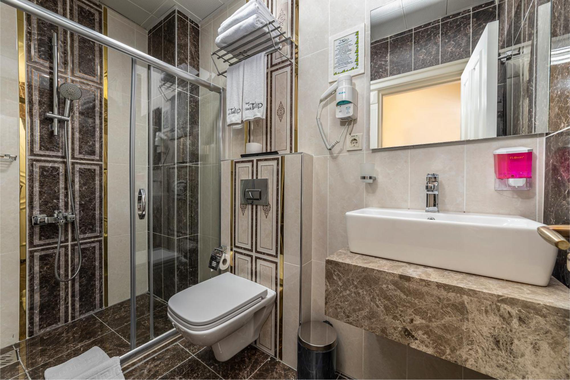 Deluxe Triple Room Balcony