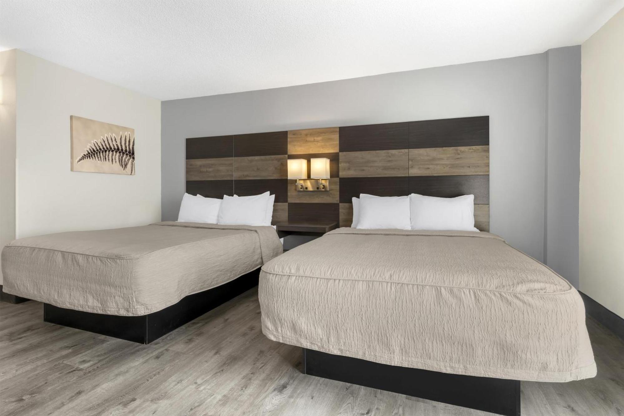 Queen Room Two Queen Beds Walk Shower Pet Friendly or Non-Smoking