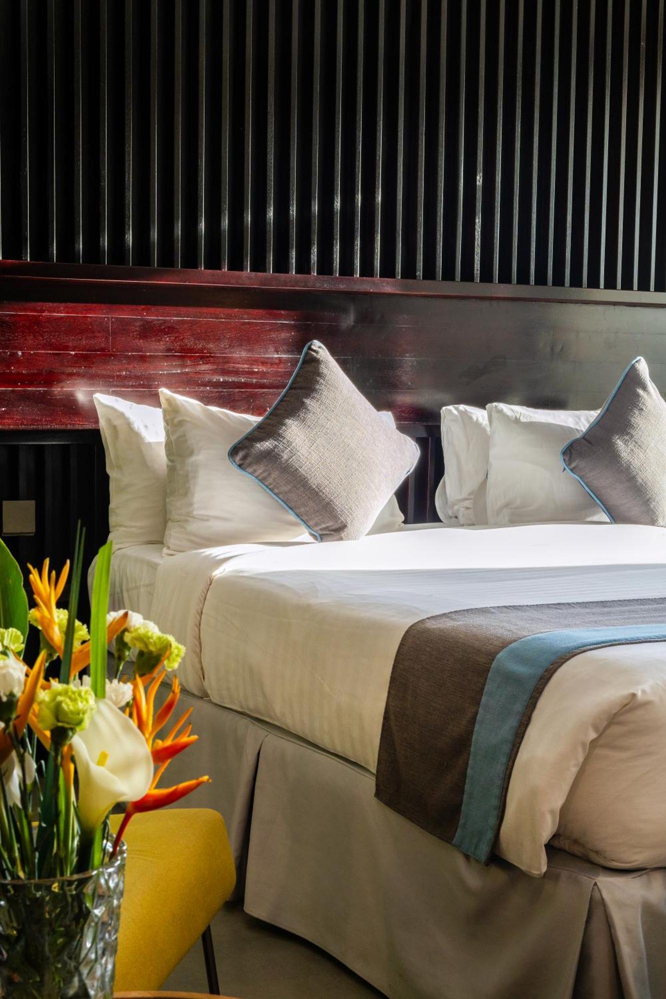 Courtyard View Suite