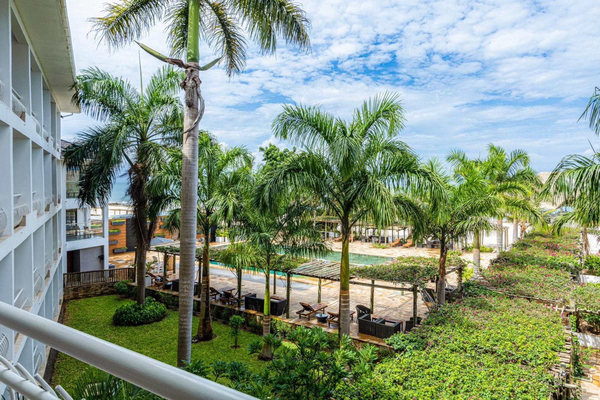 Courtyard View Suite
