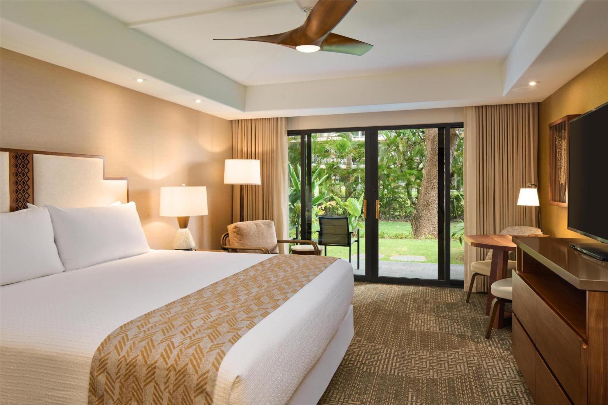 Premium Resort View 1 King Bed