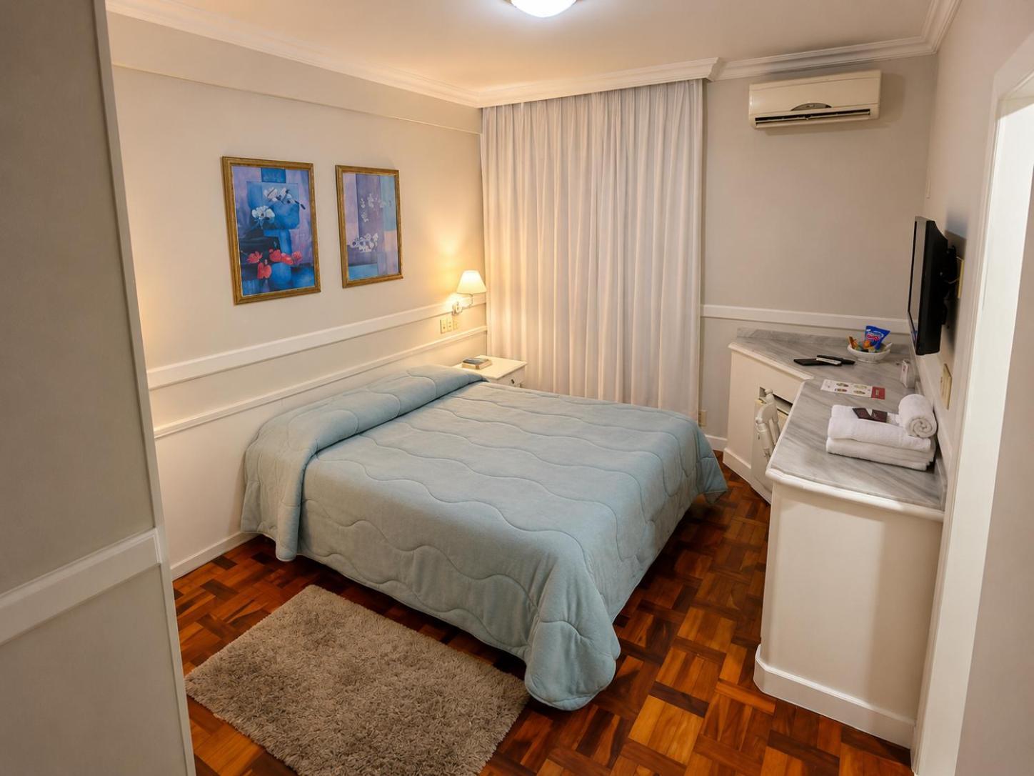 Deluxe Double Room (2 Adults + 1 Child)
