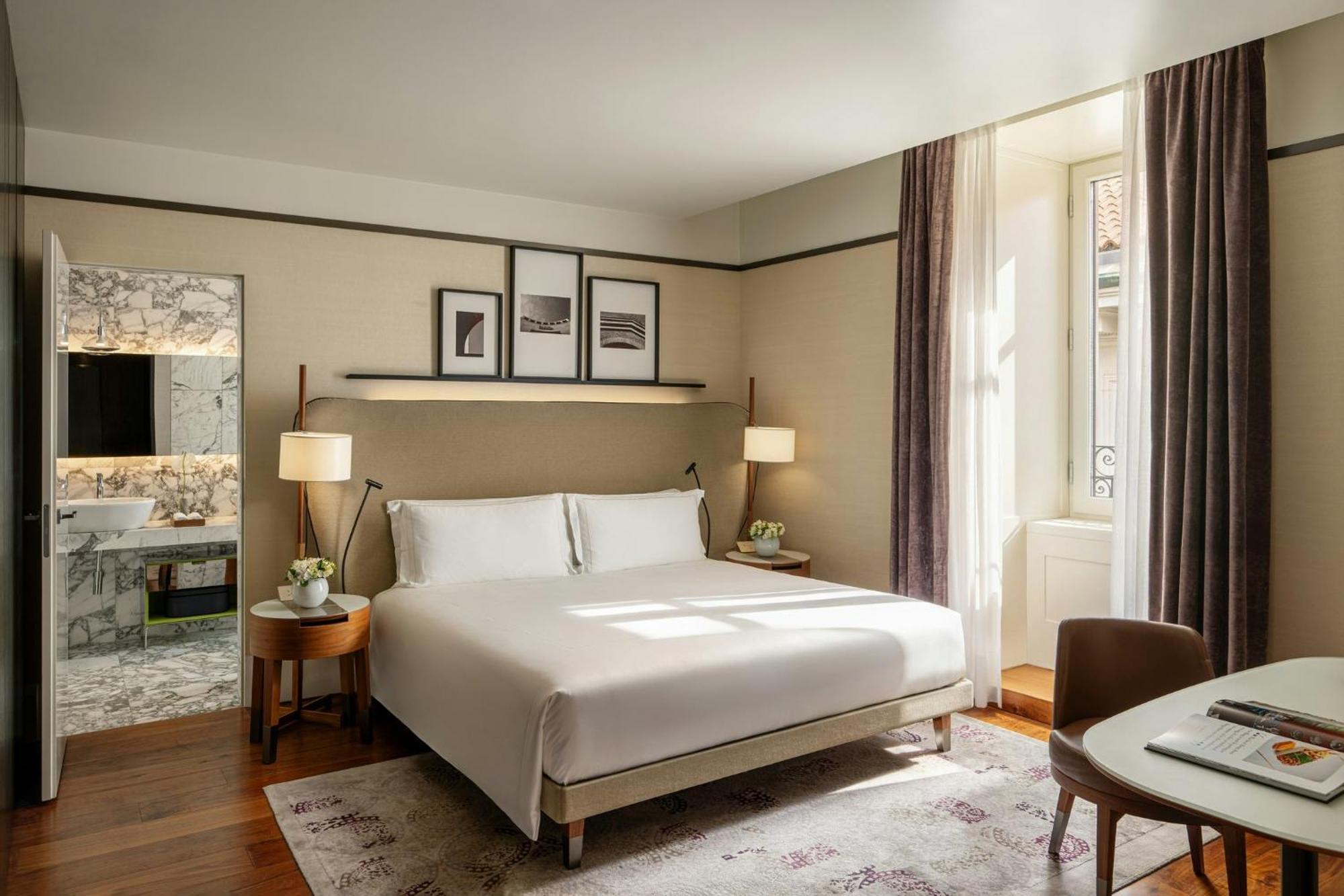 Deluxe Room King