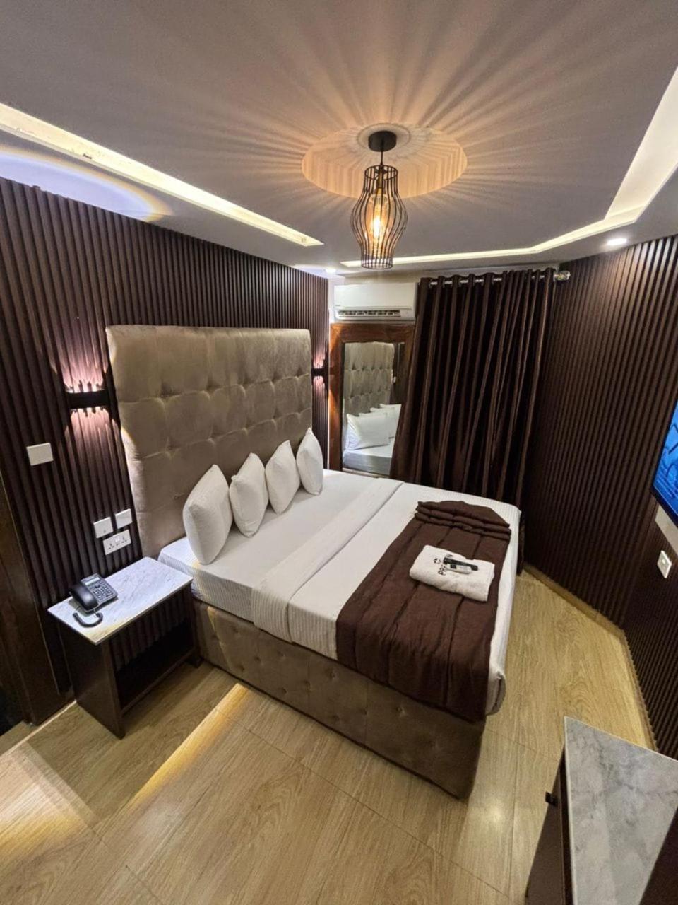 Superior King Room