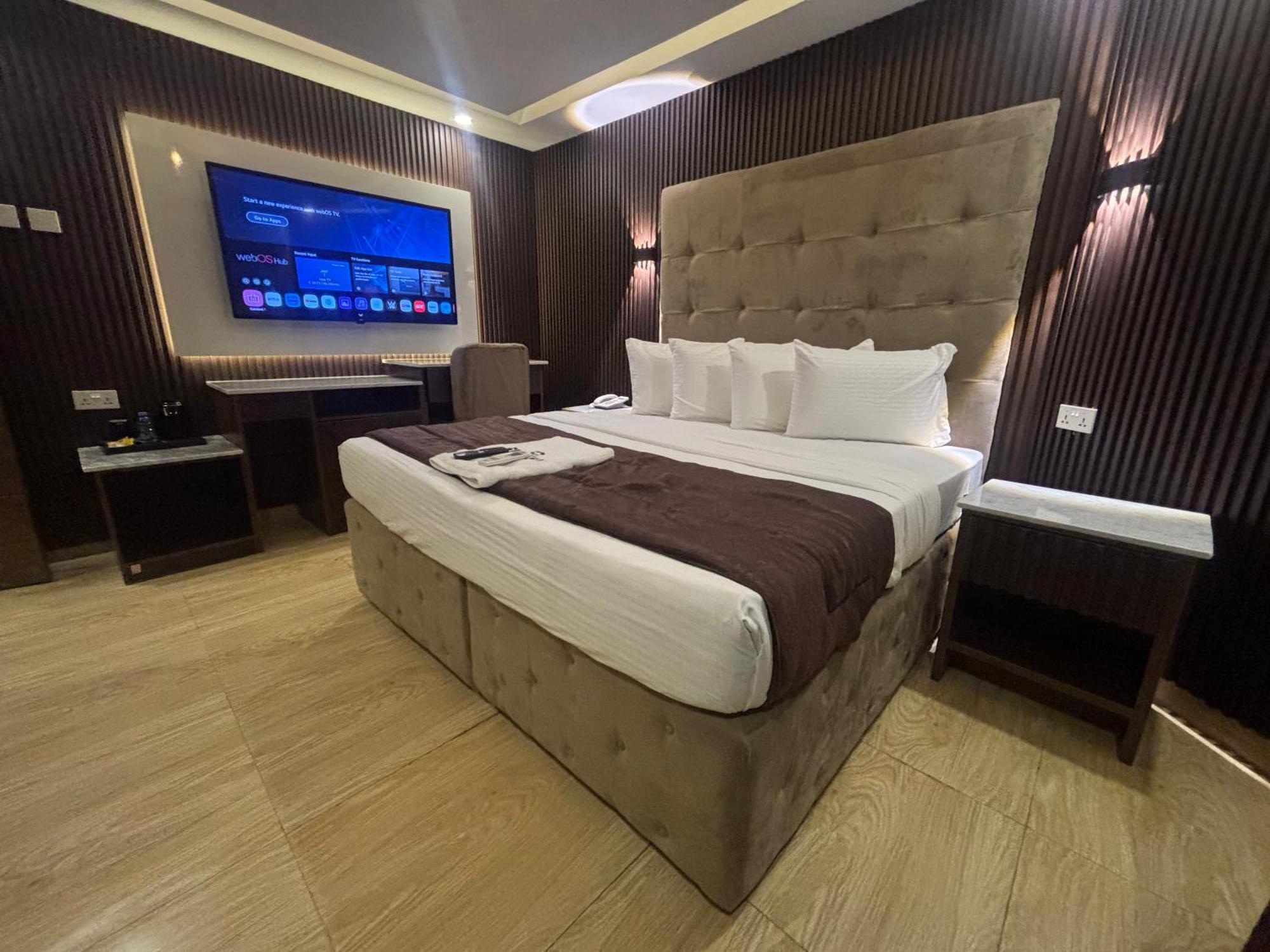 Superior Queen Room