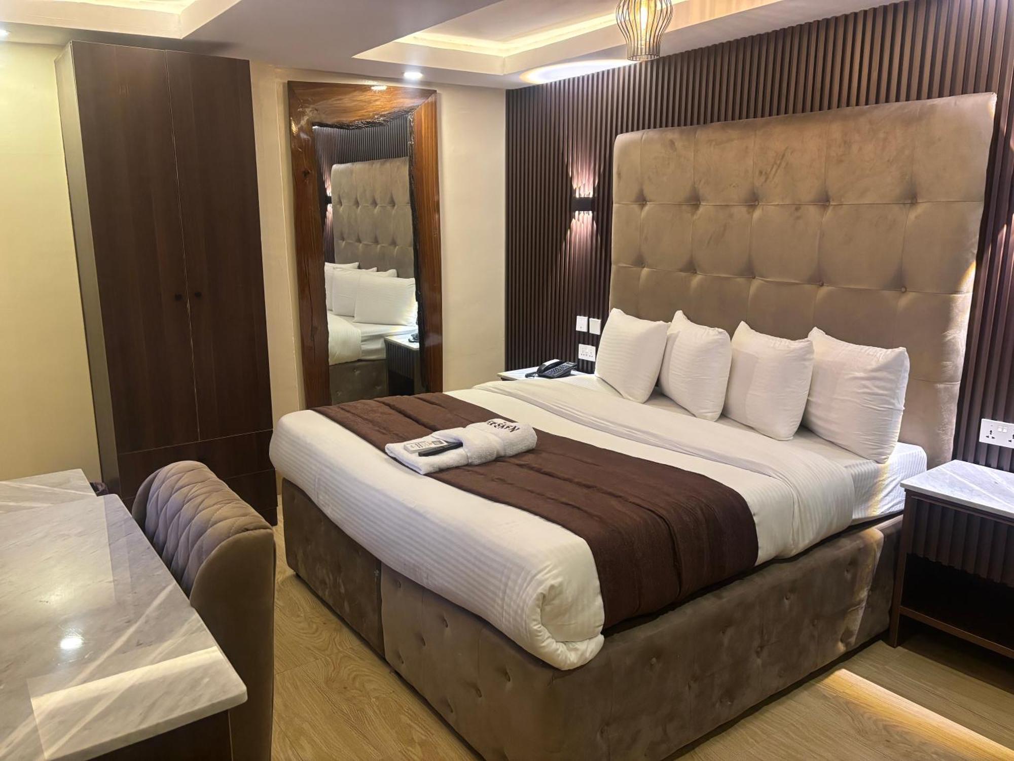 Superior Queen Room