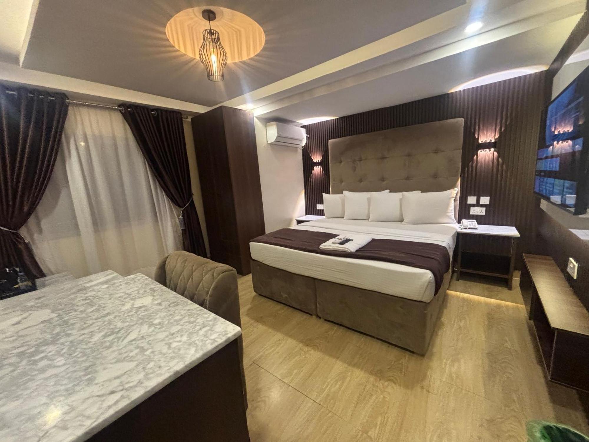 Superior King Room