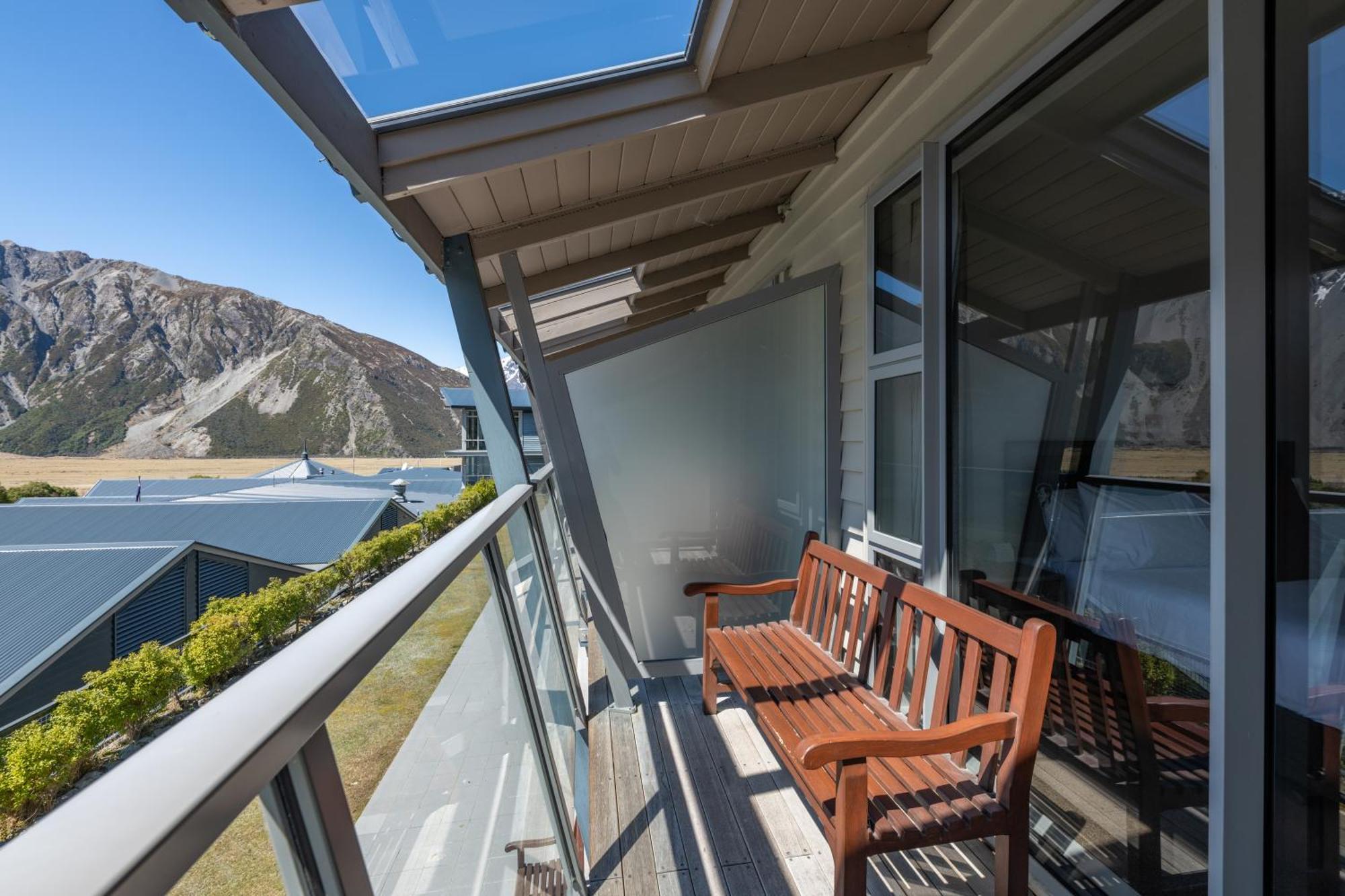 Standard Mount Cook View Queen room
