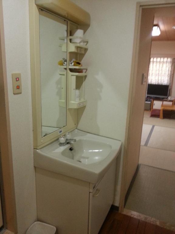 Japanese-Style Twin Room Private Bathroom