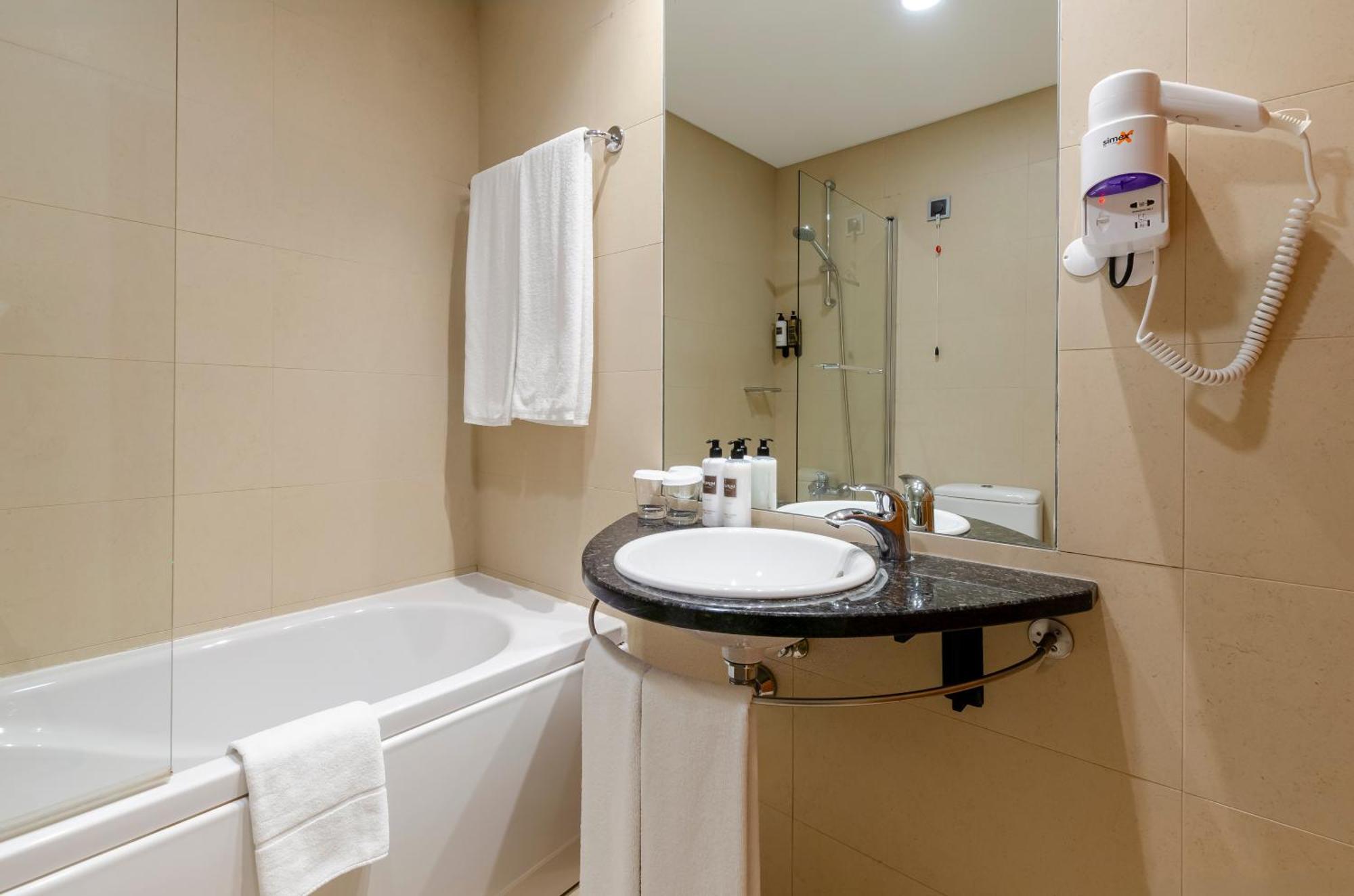 Deluxe Double or Twin Room River View