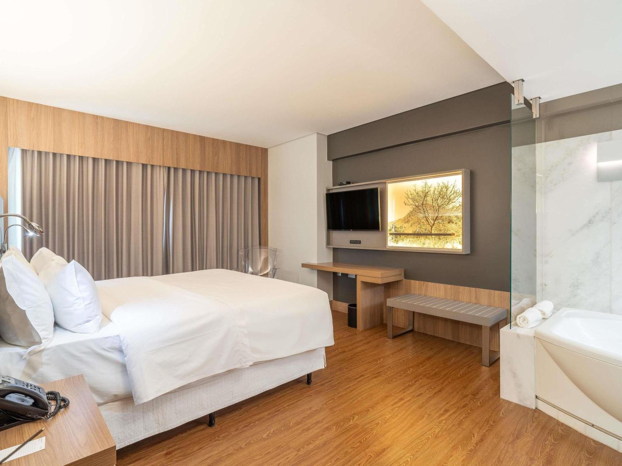Superior King Suite