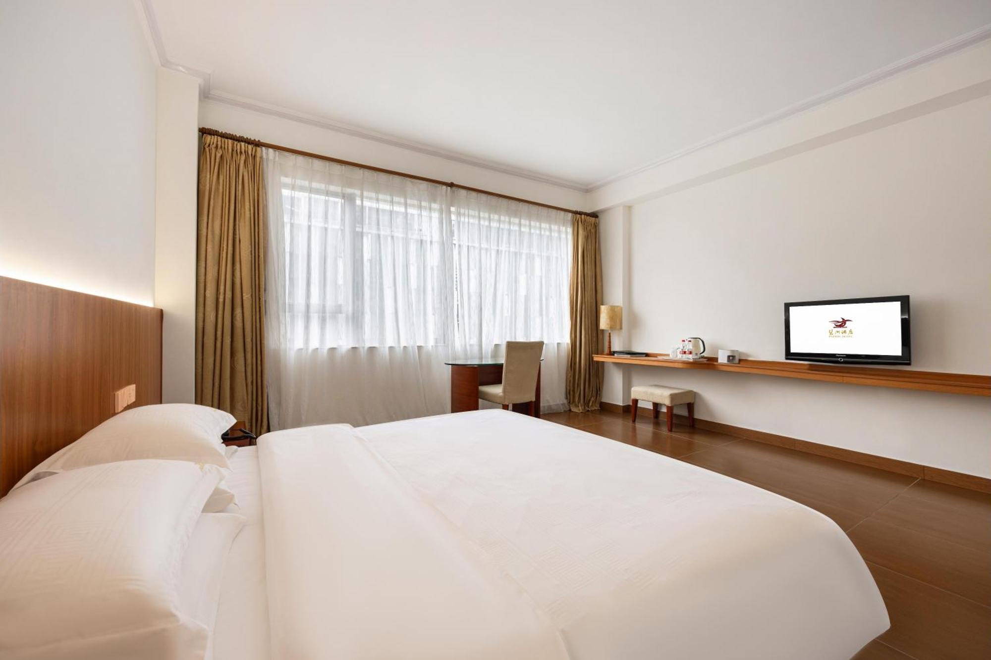 Superior Business Queen Room