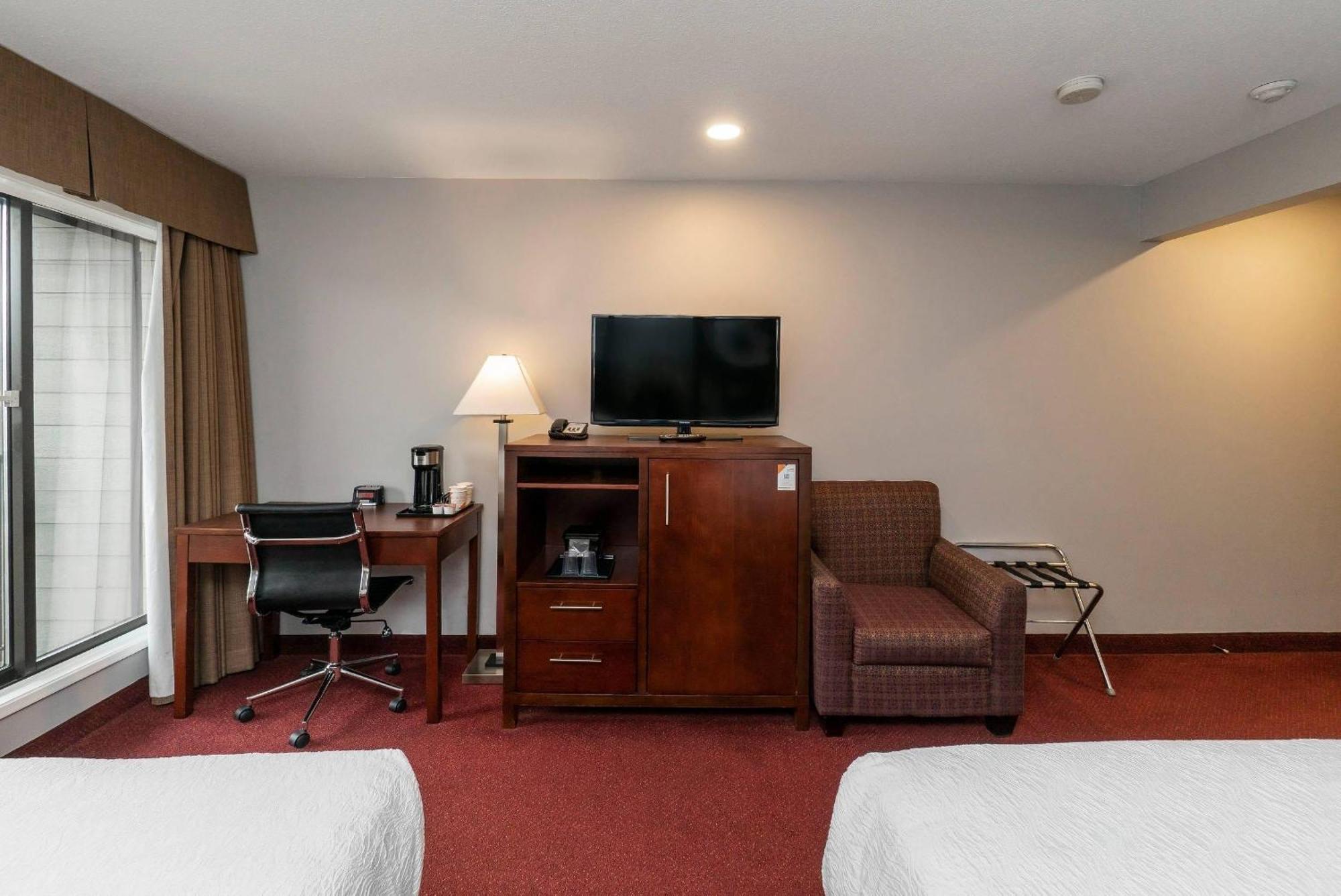 Queen Room Two Queen Beds Non-Smoking