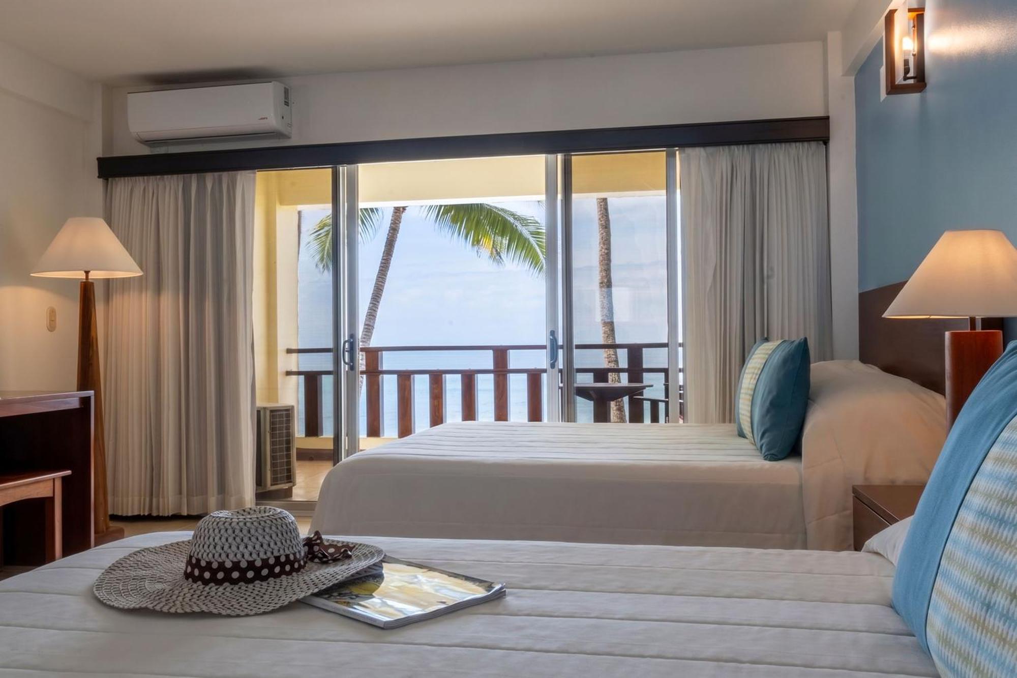 Beachfront two Queen Beds