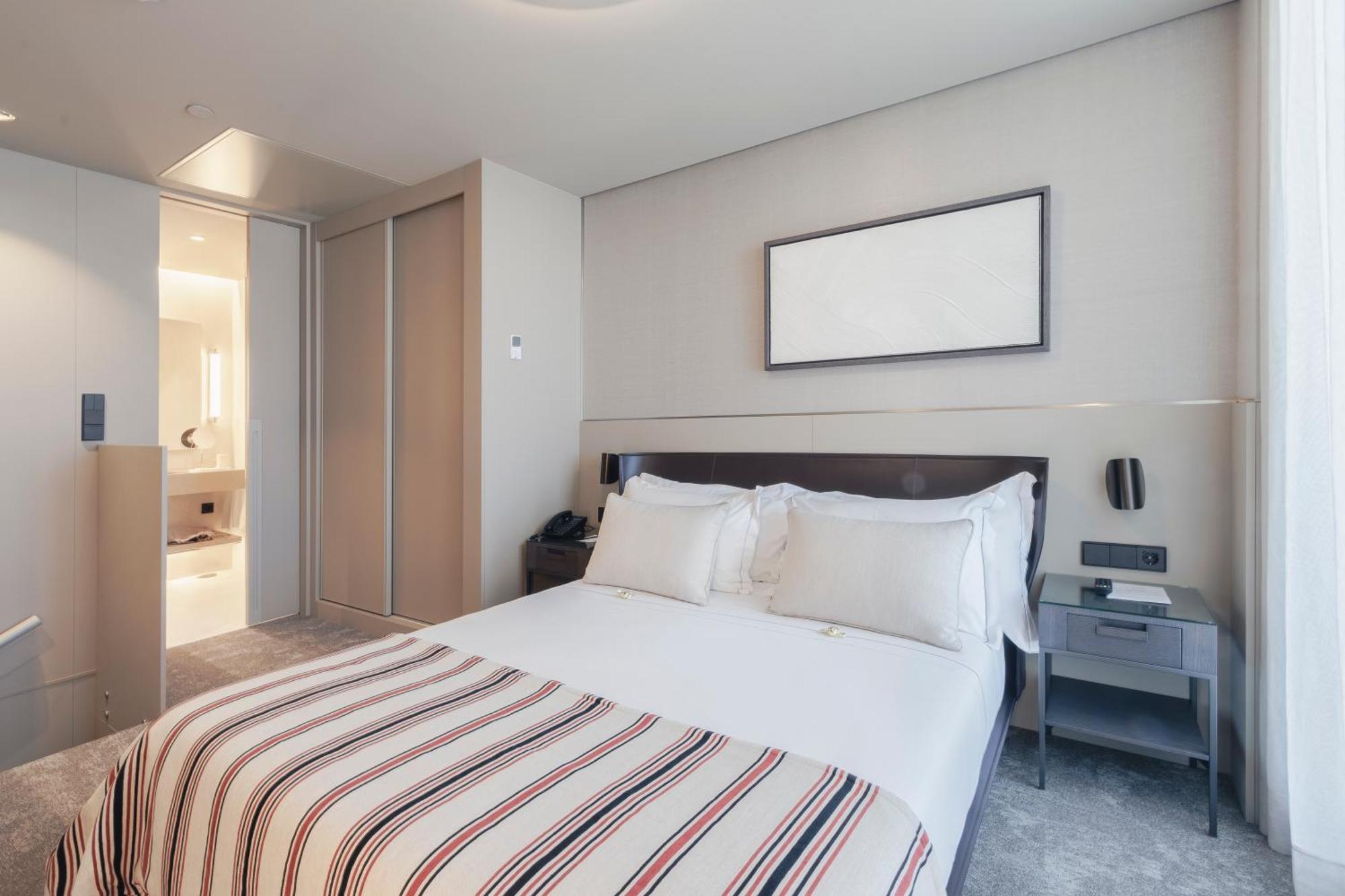 Duplex Suite Kitchenette