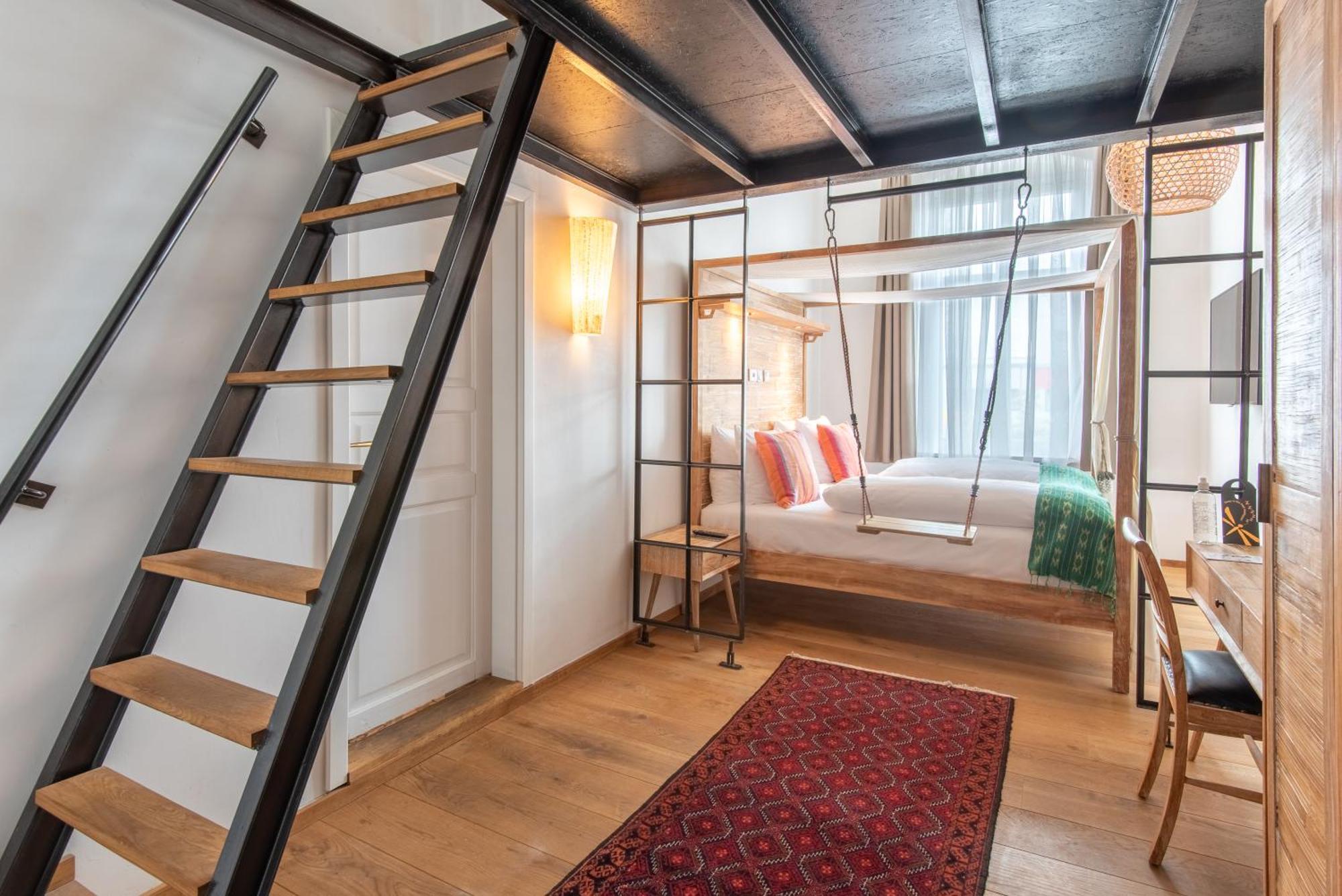 Loft 3