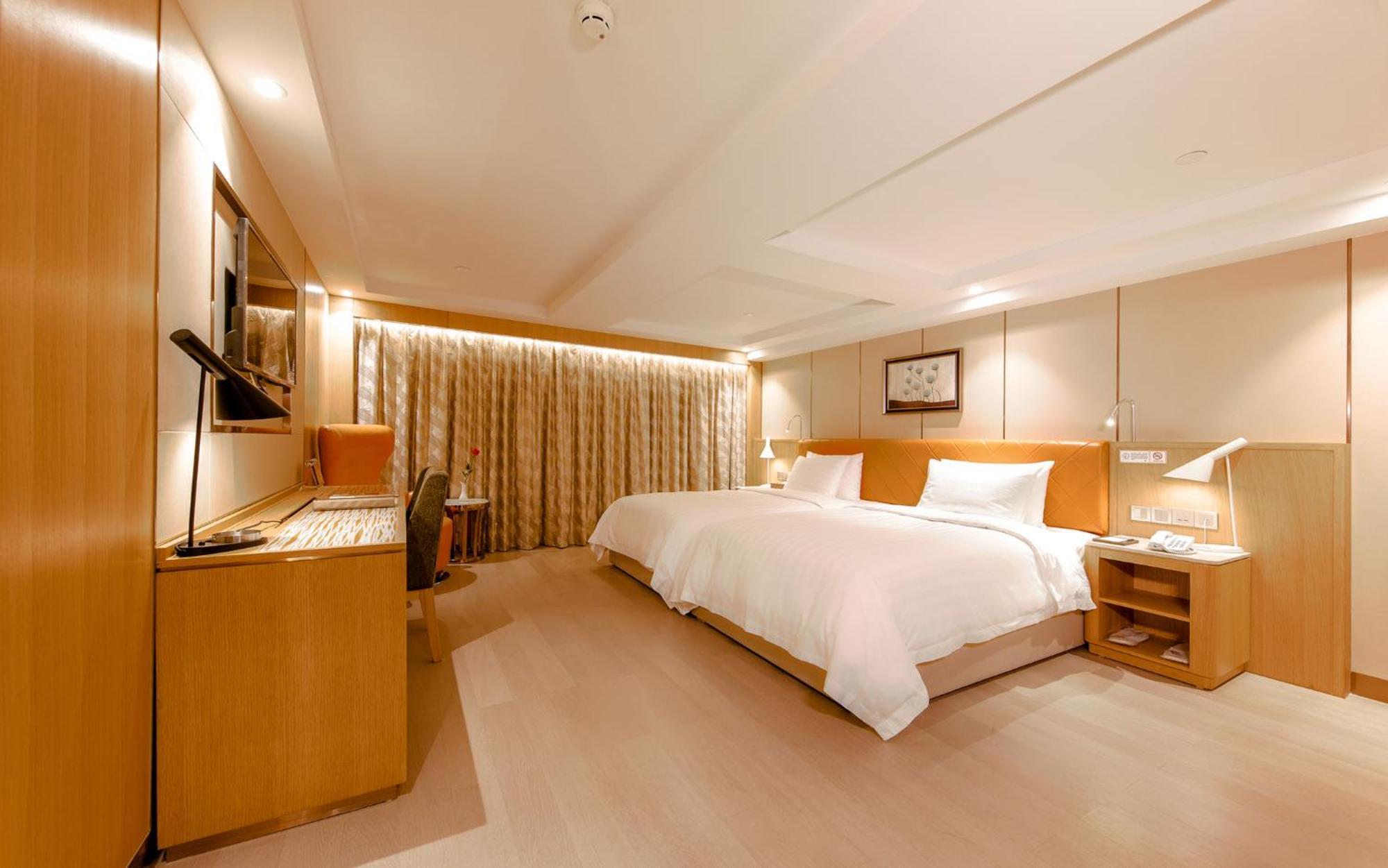 Large Twin Room
