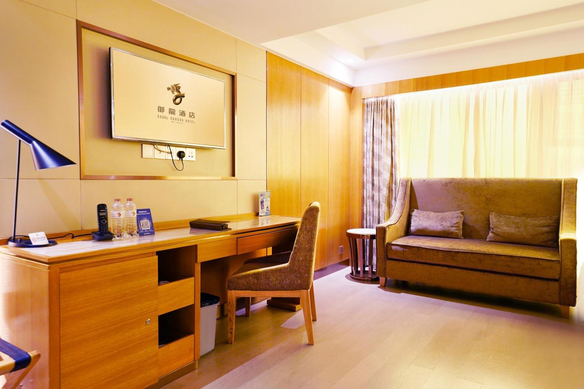Deluxe Grand Room