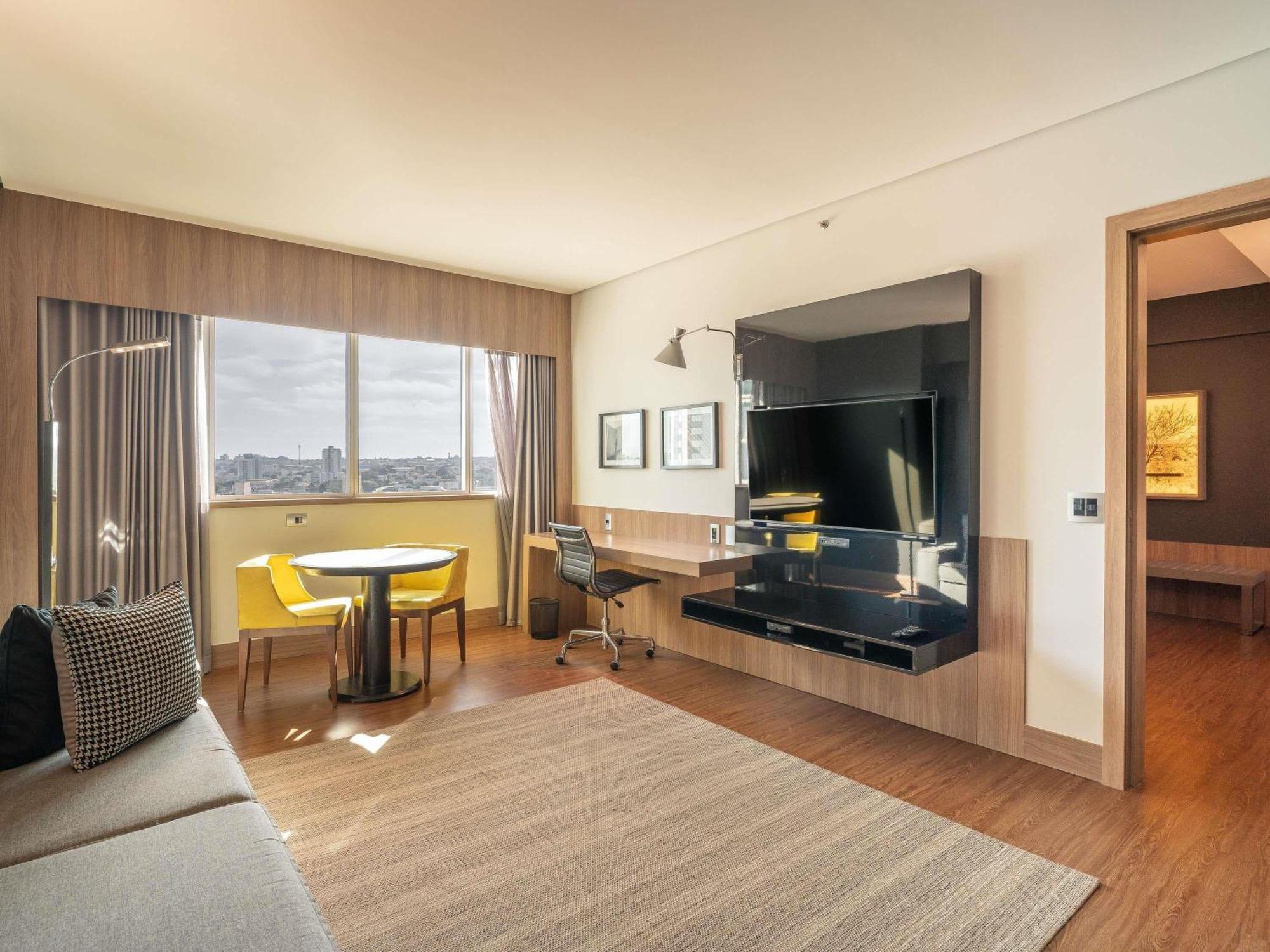 Superior King Suite