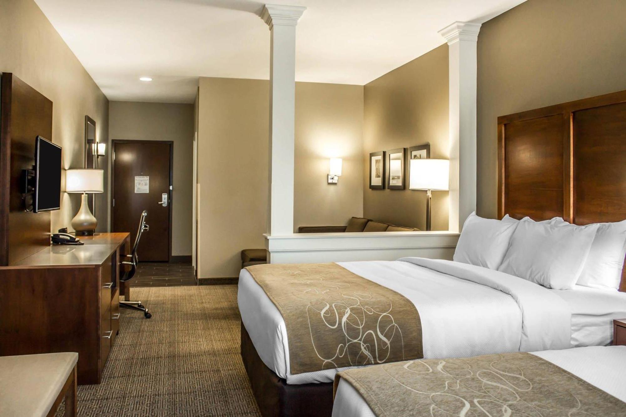 Queen Room Two Queen Beds Suite or Sofa Bed Non-Smoking
