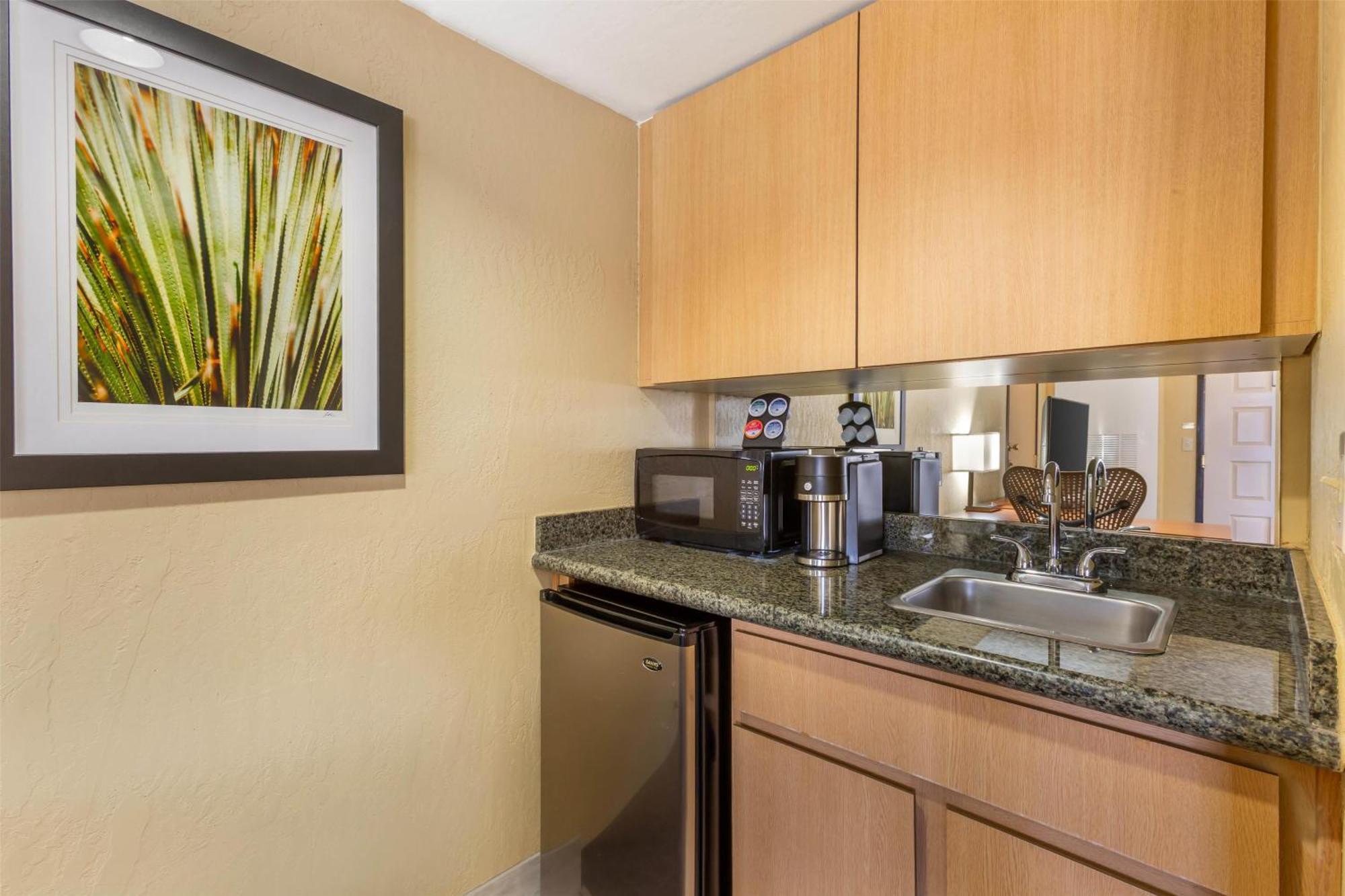 Two-Bedrooms King Suite