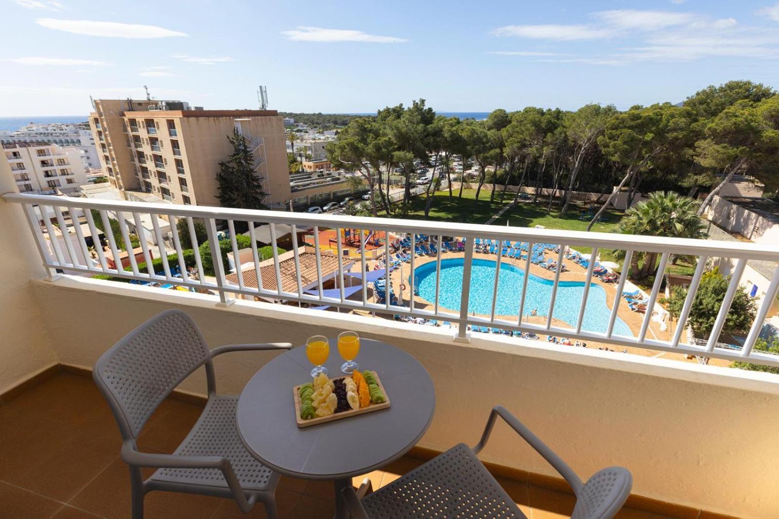 Standard Double Room Pool View