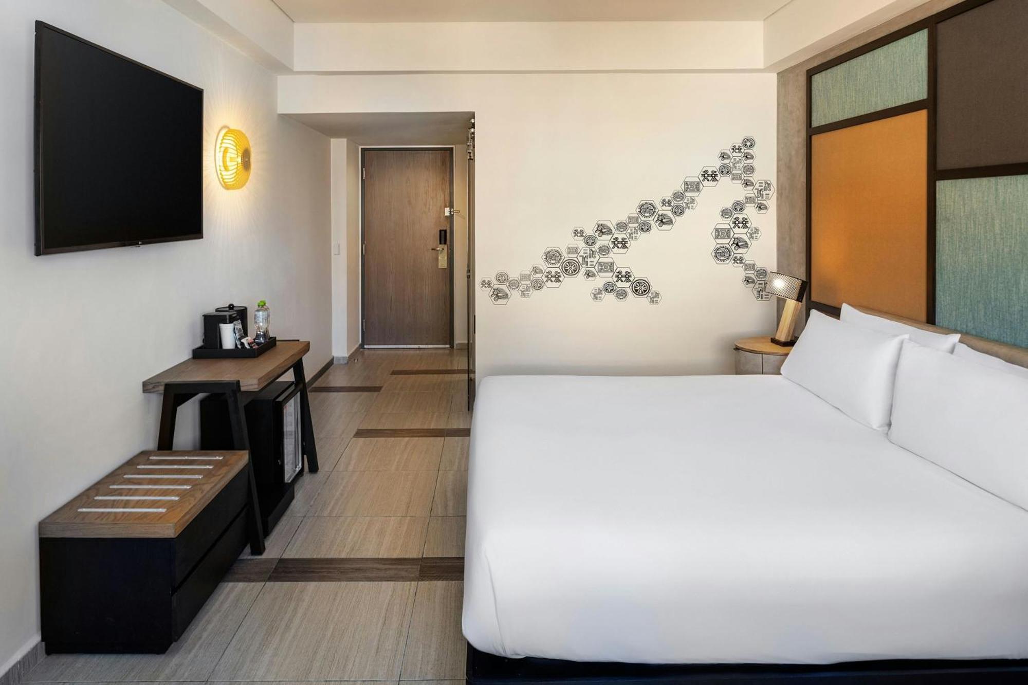 Aloft King Room