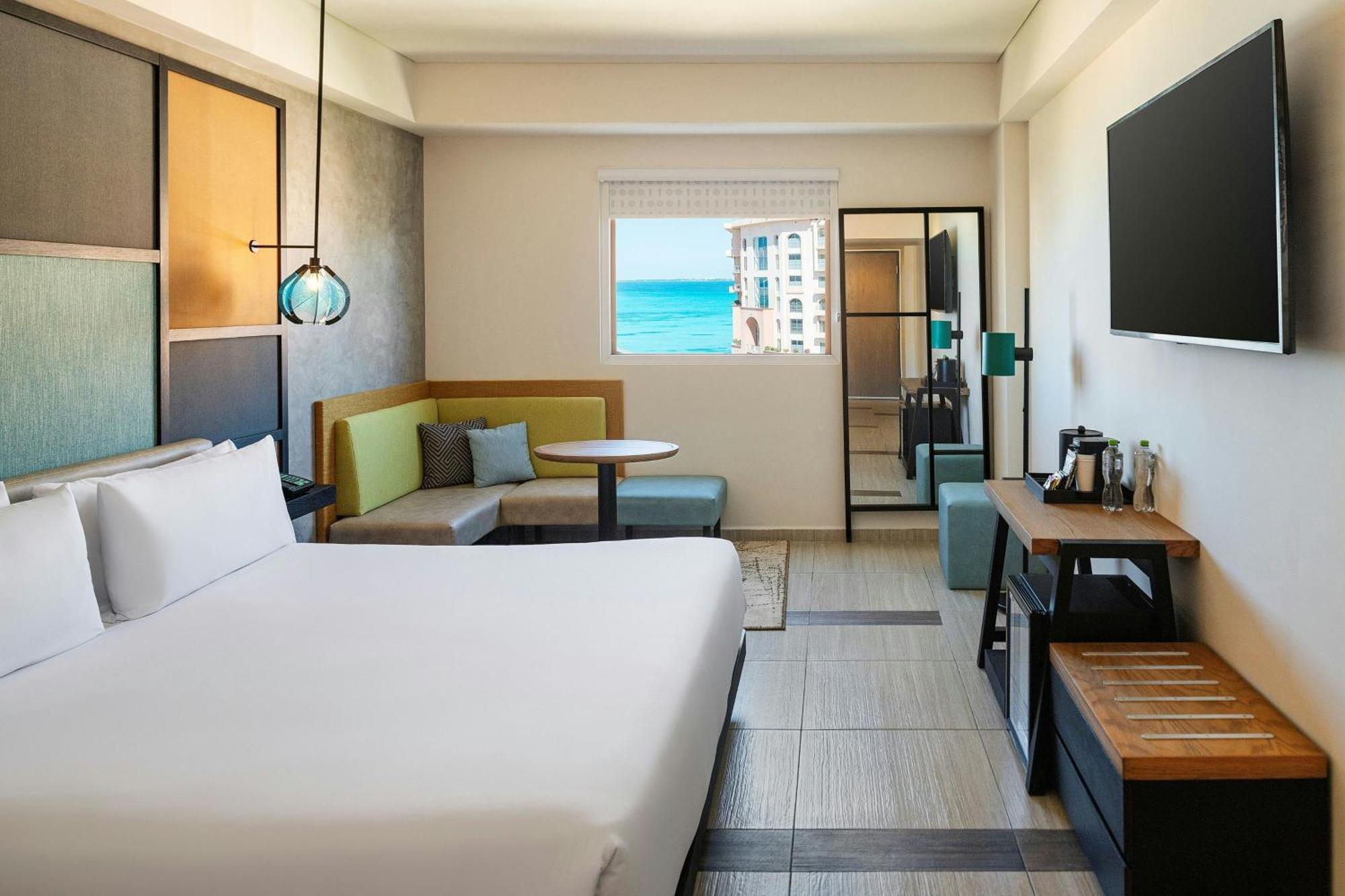 Aloft King Room