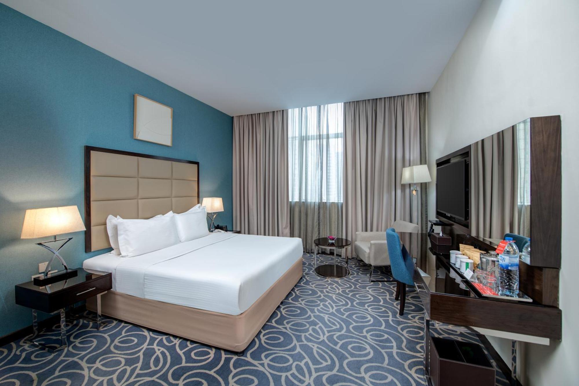 King Room Roll Shower Mobility or Hearing Accessible Non-Smoking