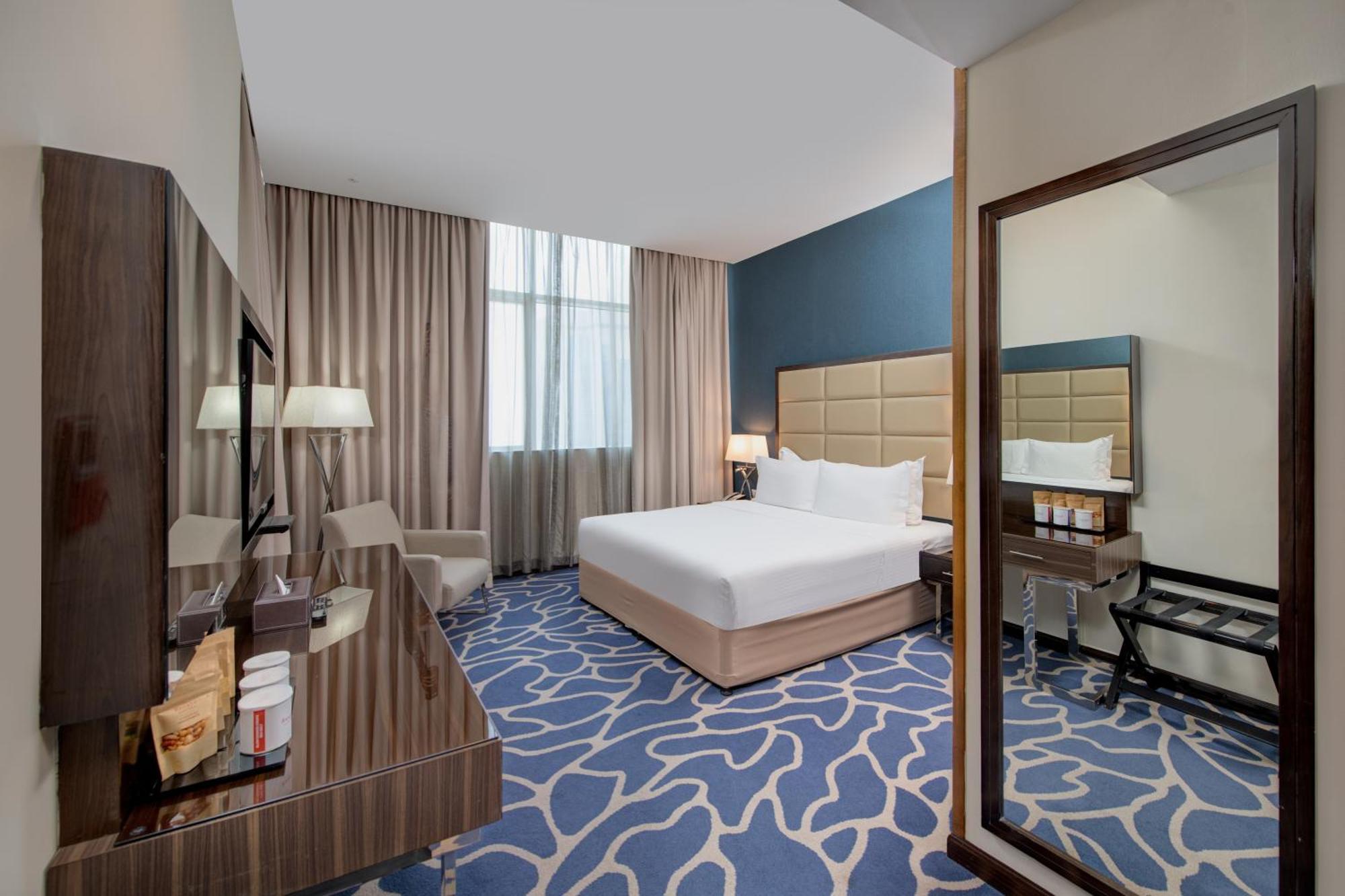Deluxe King Room City View