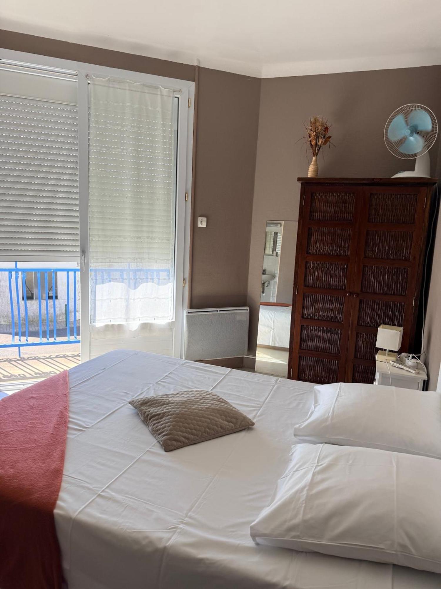 Double Room Private Bathroom