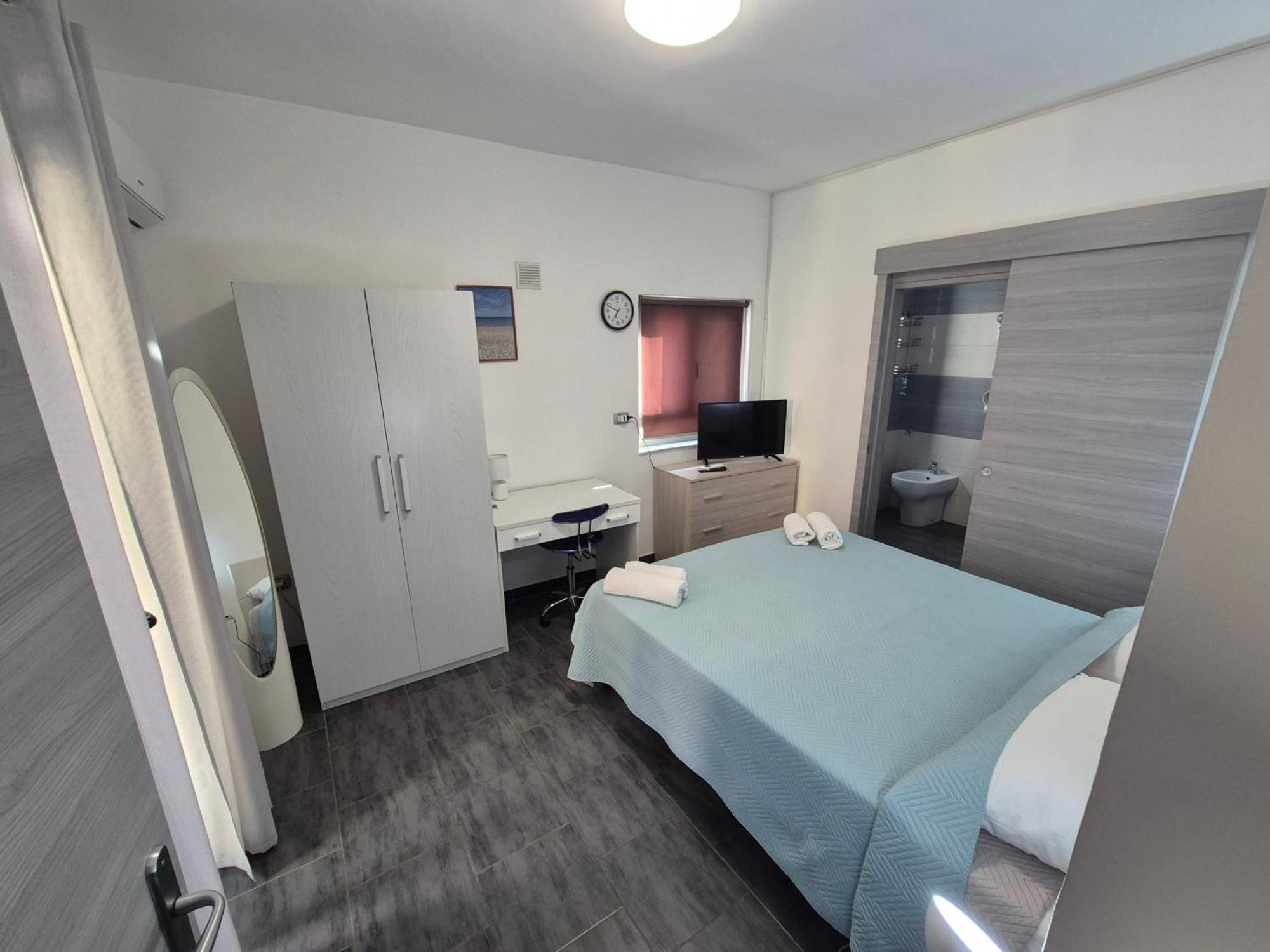 Double Room Private Bathroom