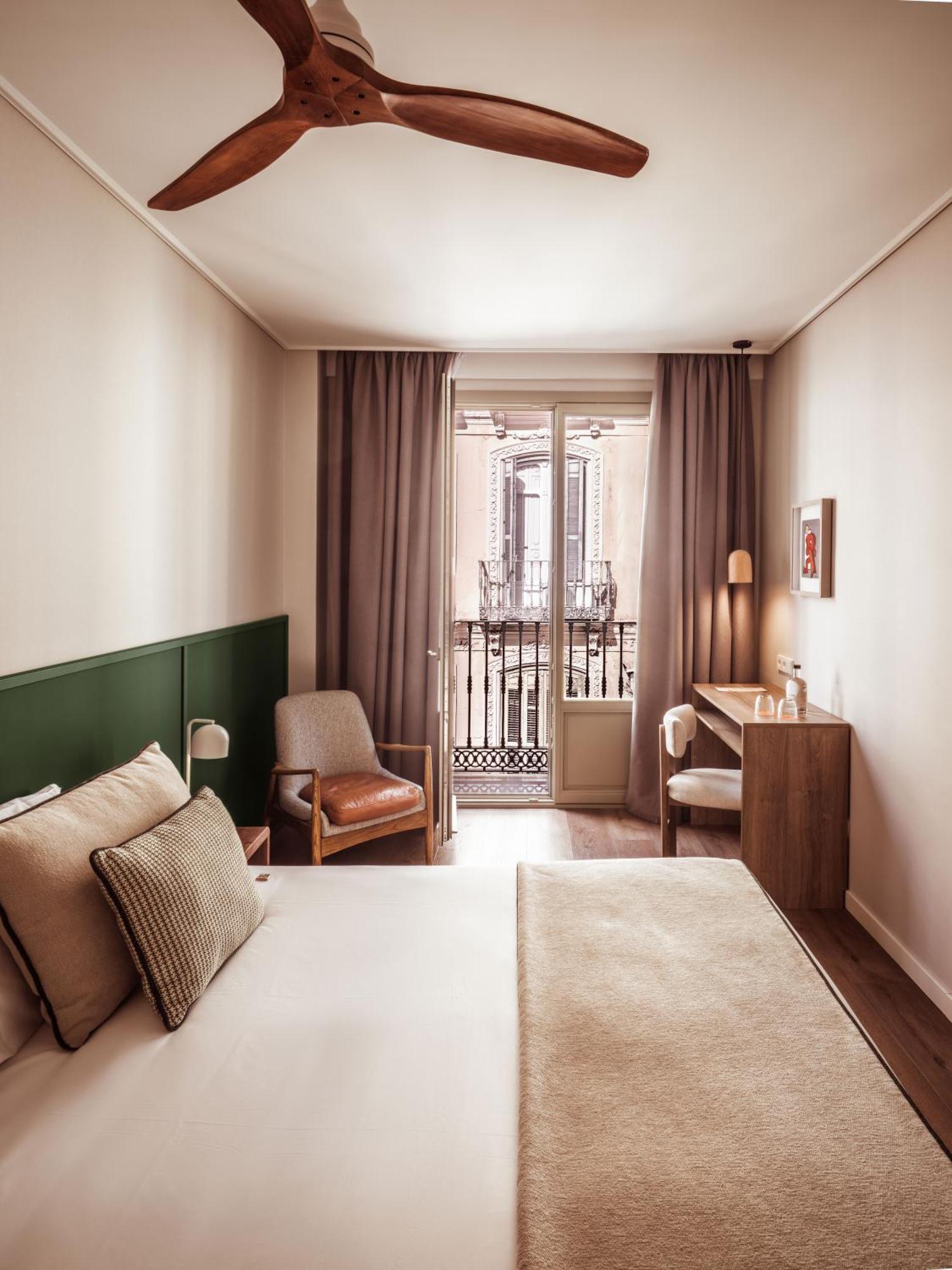 Deluxe Double or Twin Room City View