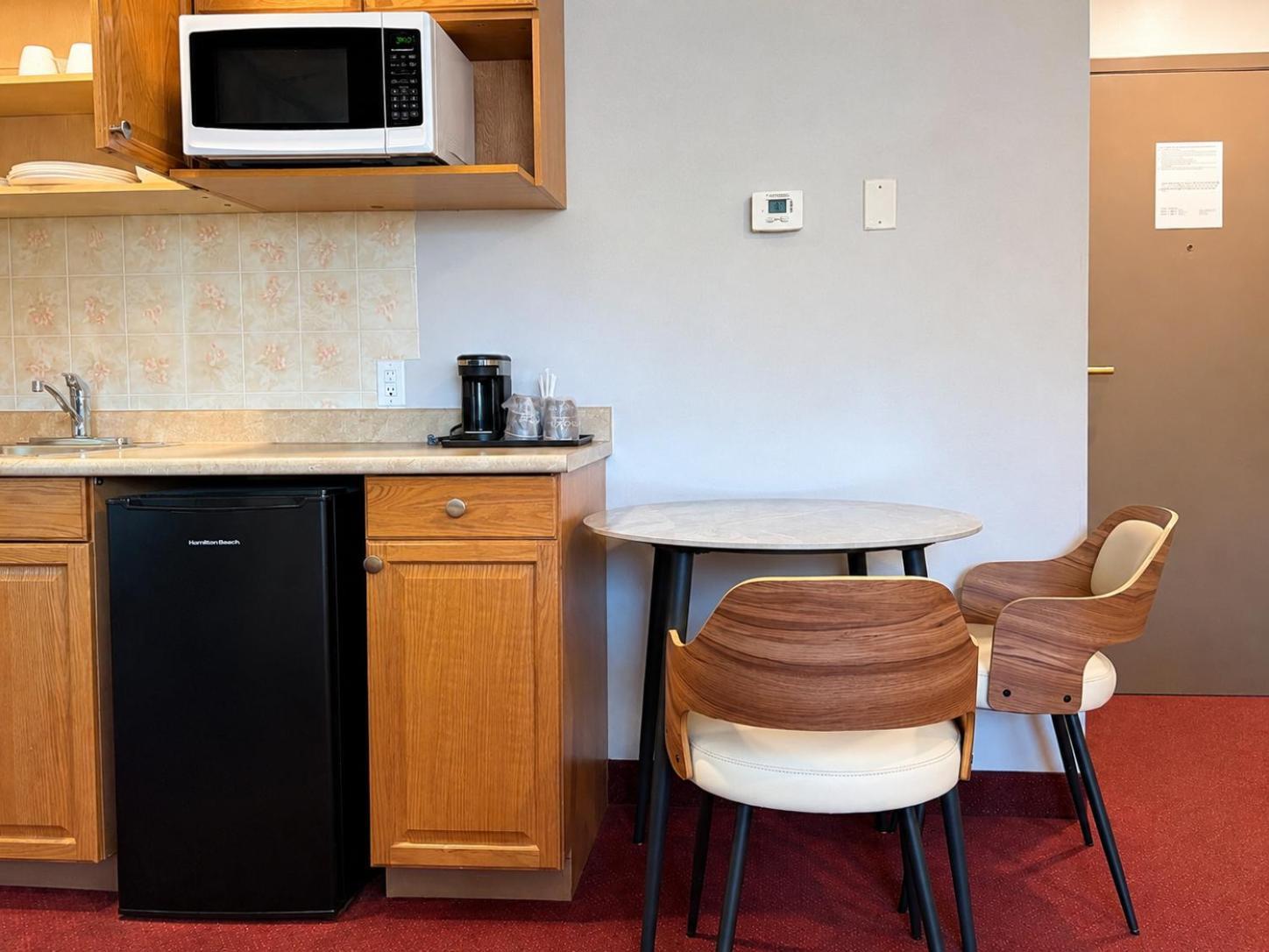 Deluxe Queen Studio Suite Non-Smoking