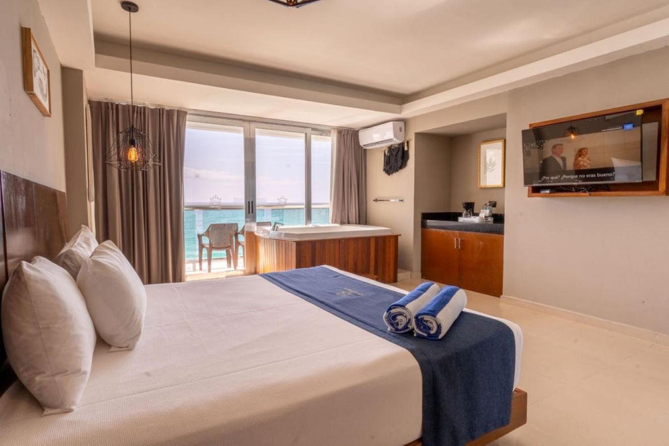 Deluxe Double Room Bath