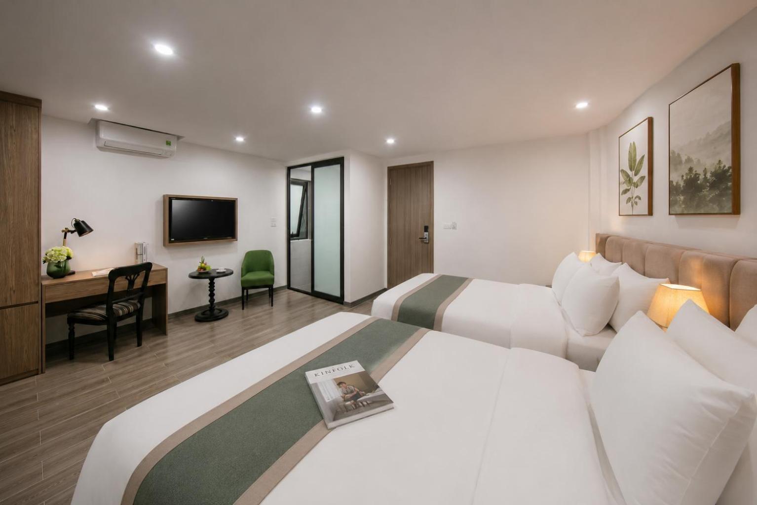 Deluxe Double or Twin Room Window