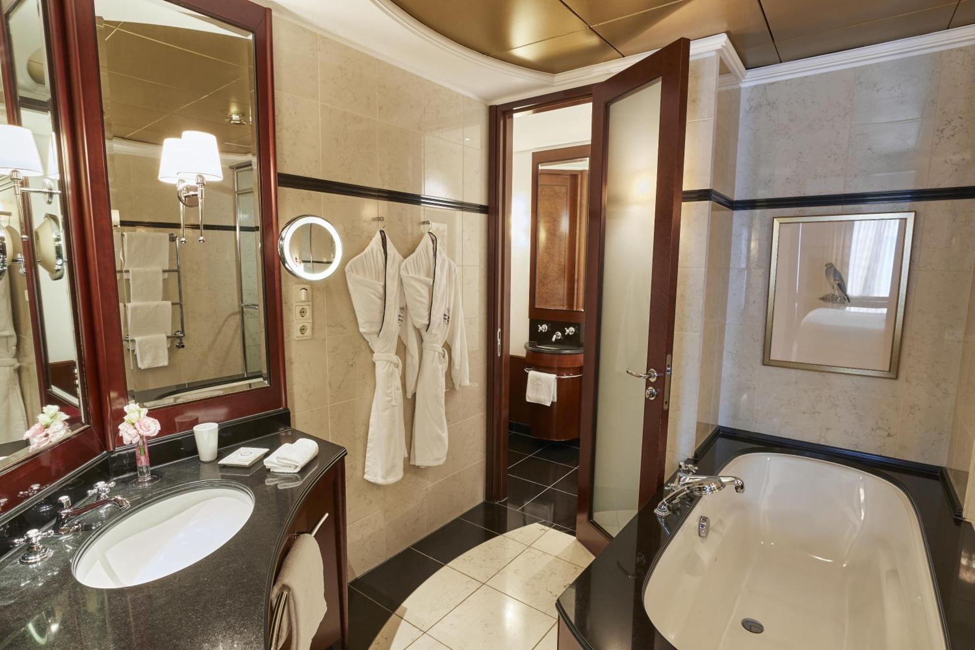 Adlon Executive Suite