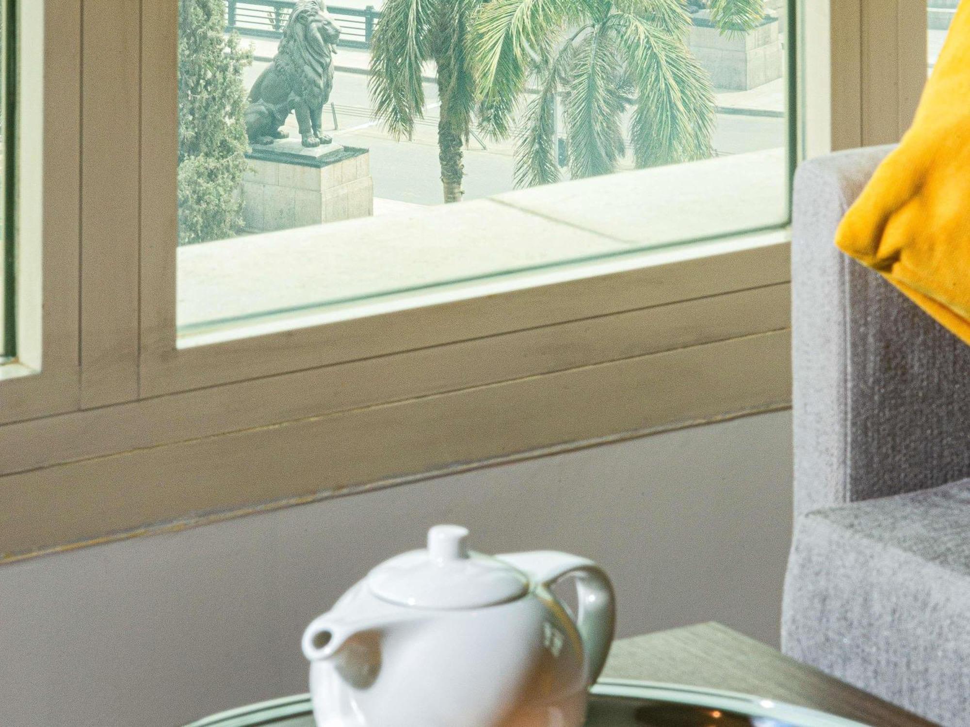 Junior Suite One Double Bed Sofa River Side