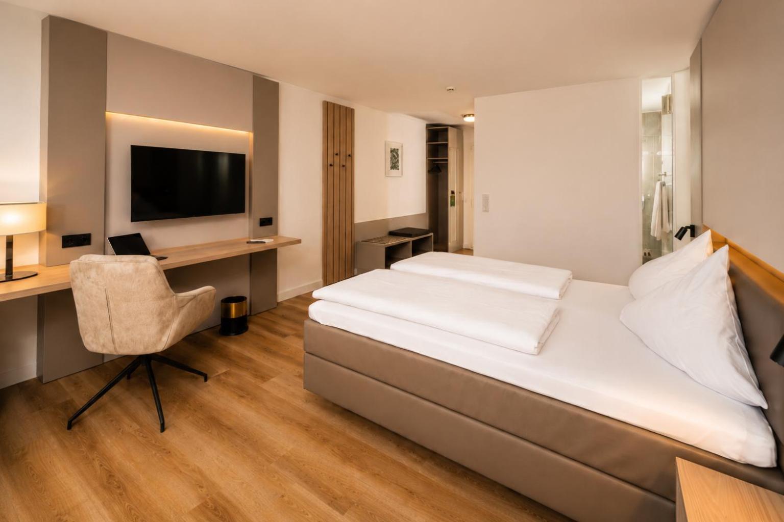 Queen Room
