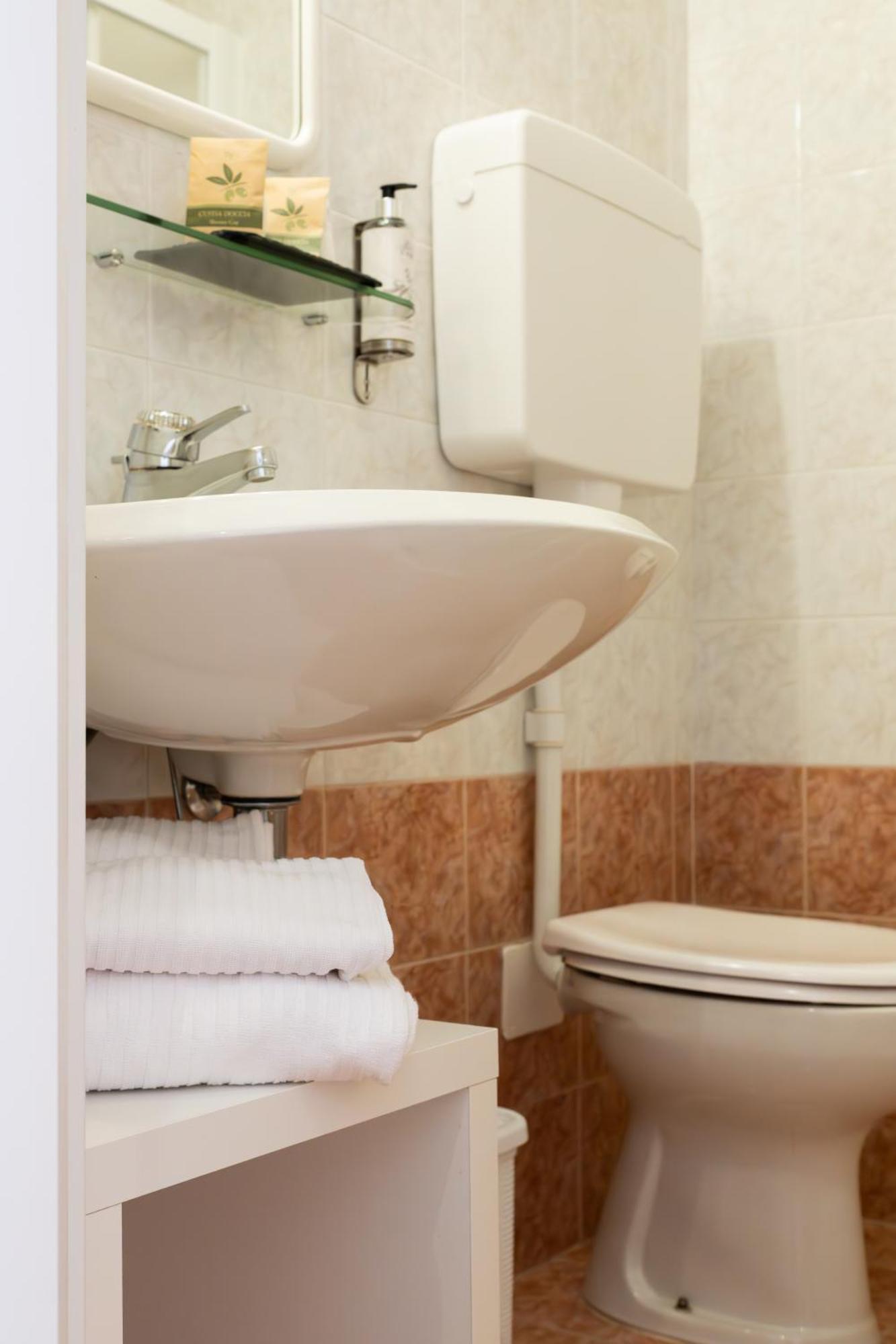Basic Double Room