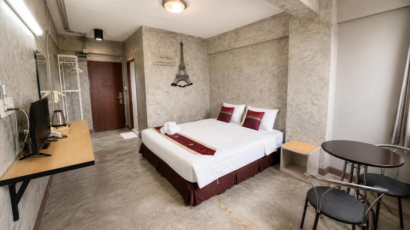Deluxe King Room