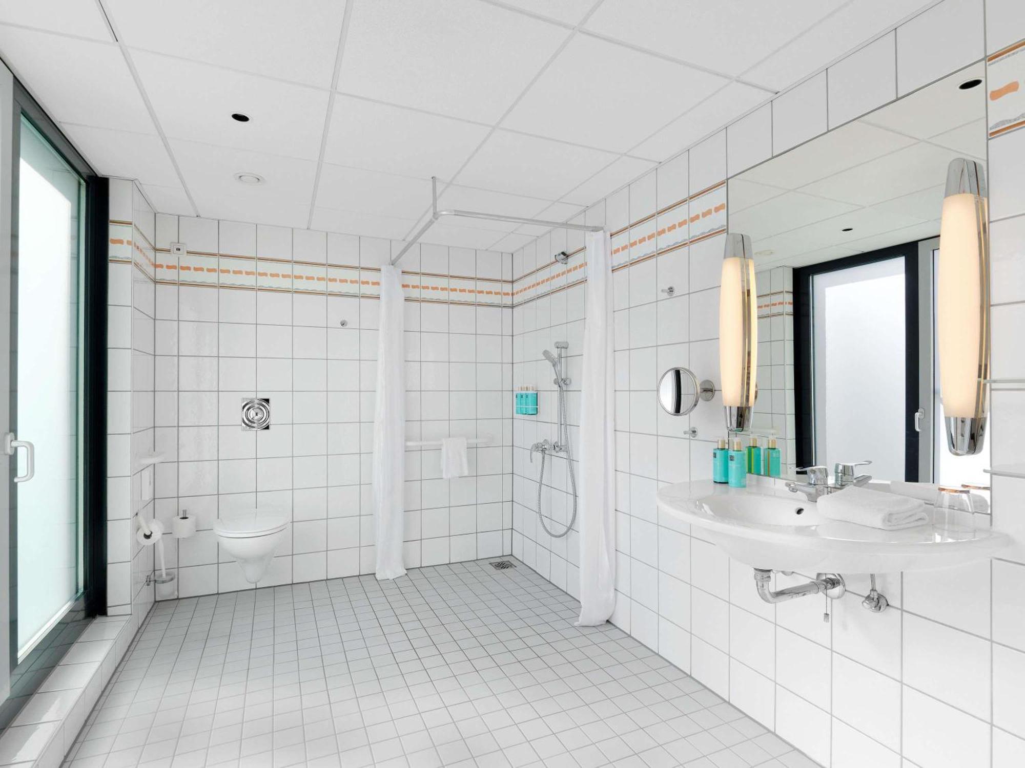 Standard single room Accessible