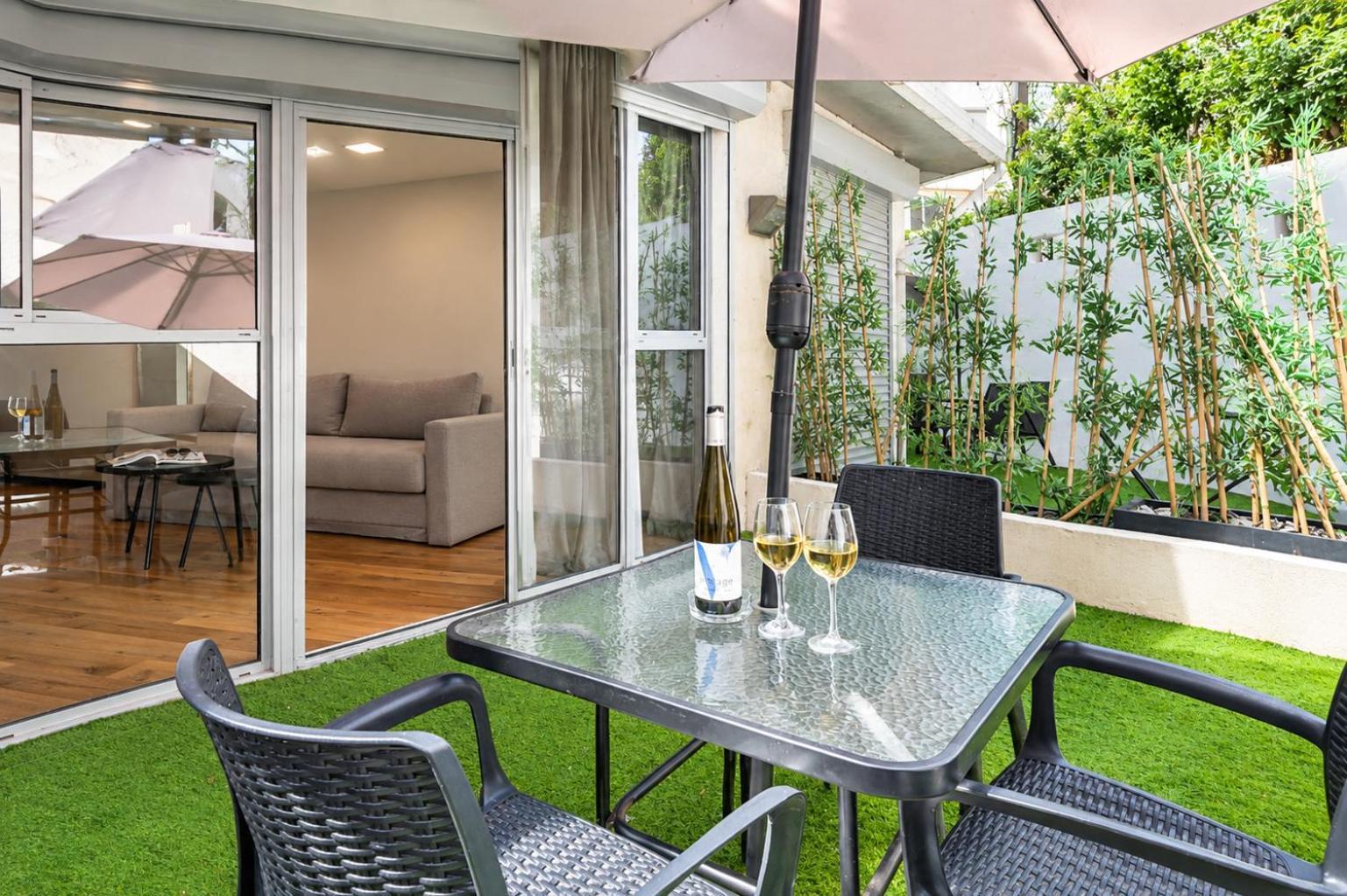 One-Bedroom Apartment Terrace